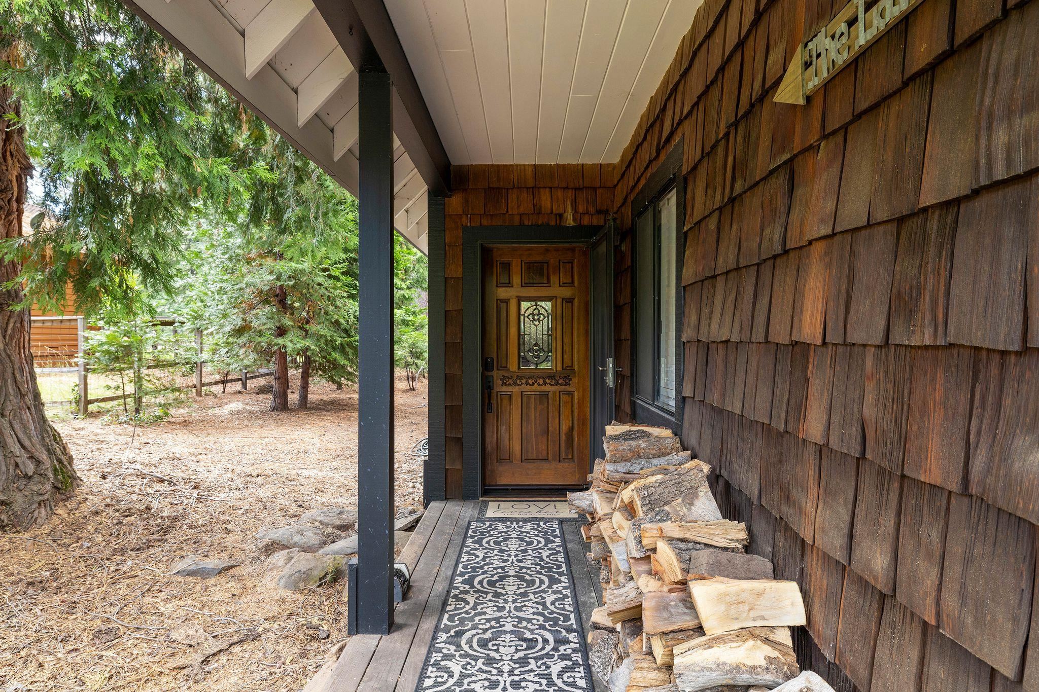 Lake Almanor, California 96137, United States, 3 Bedrooms Bedrooms, ,3 BathroomsBathrooms,Residential,Pending,186902