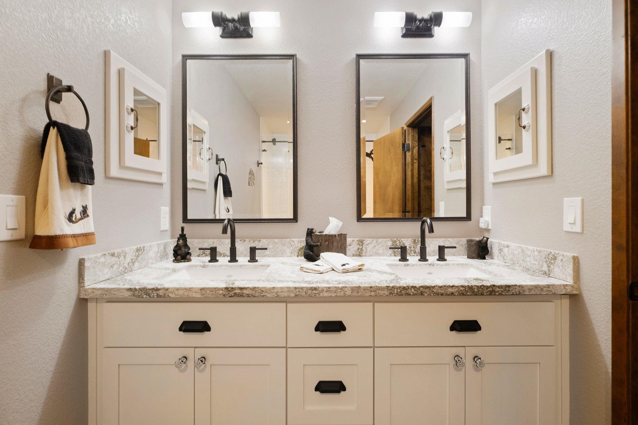 Lake Almanor, California 96137, United States, 3 Bedrooms Bedrooms, ,3 BathroomsBathrooms,Residential,Pending,186902