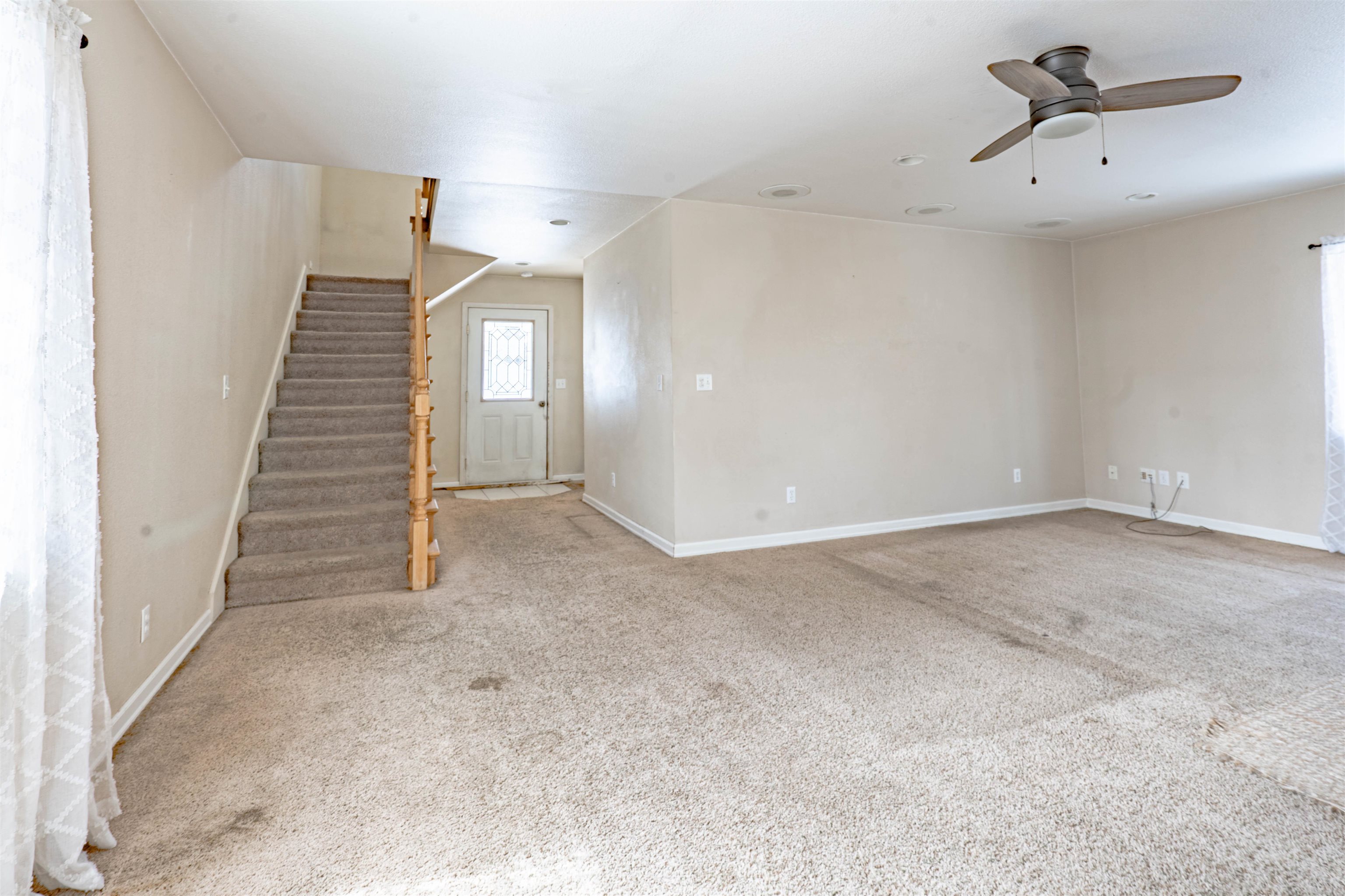 219 N Delwood Street, Westwood, California image 18