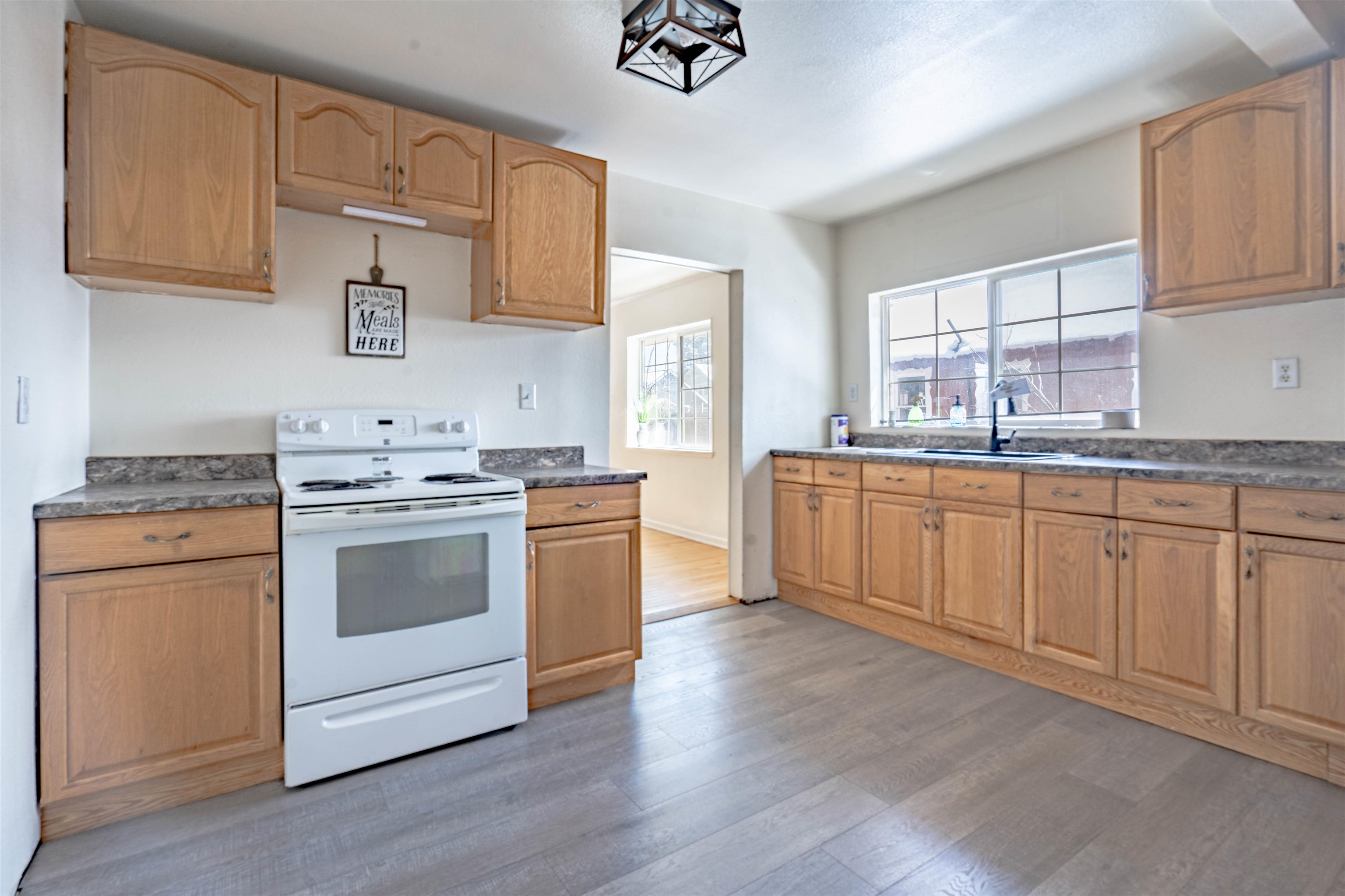 219 N Delwood Street, Westwood, California image 34