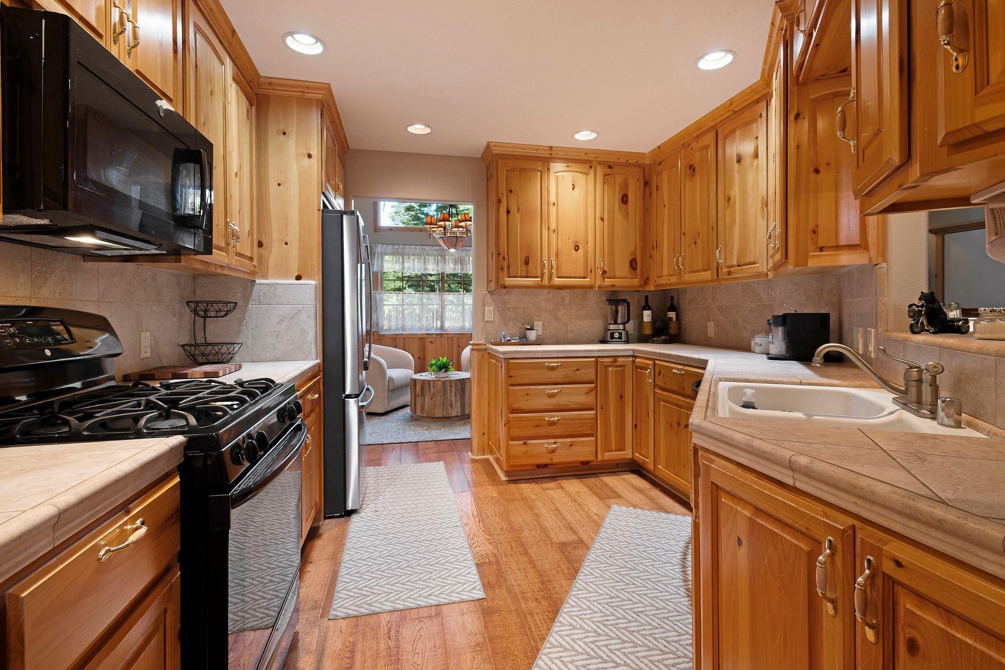 104 Top Of The West Drive, Lake Almanor West, Texas image 11