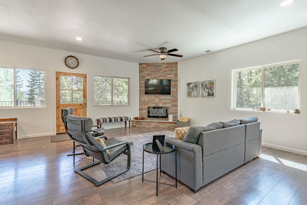 311 E Osprey Loop, Lake Almanor West, Ohio image 2