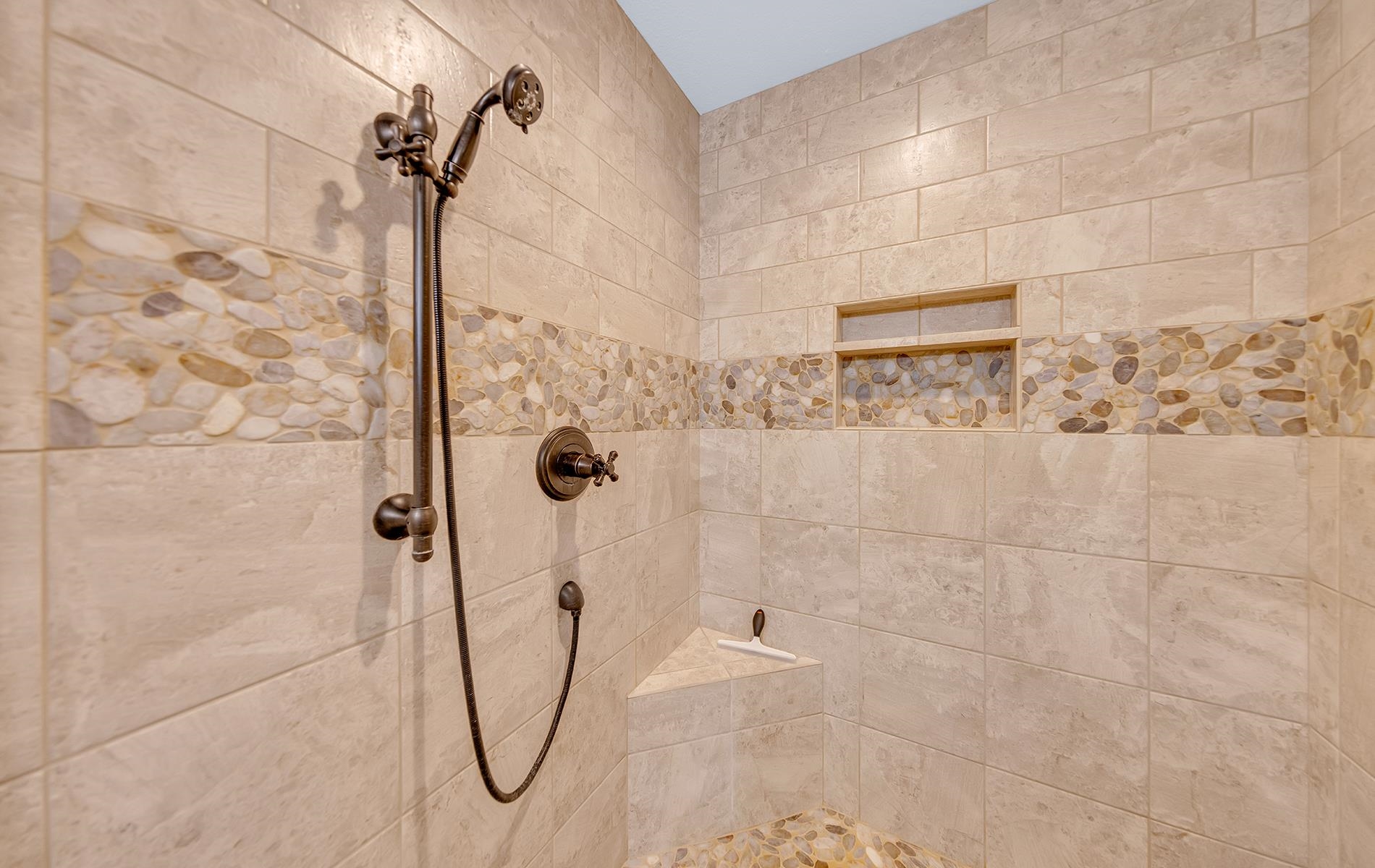 1349 E Lassen View Drive, Lake Almanor, Ohio image 23