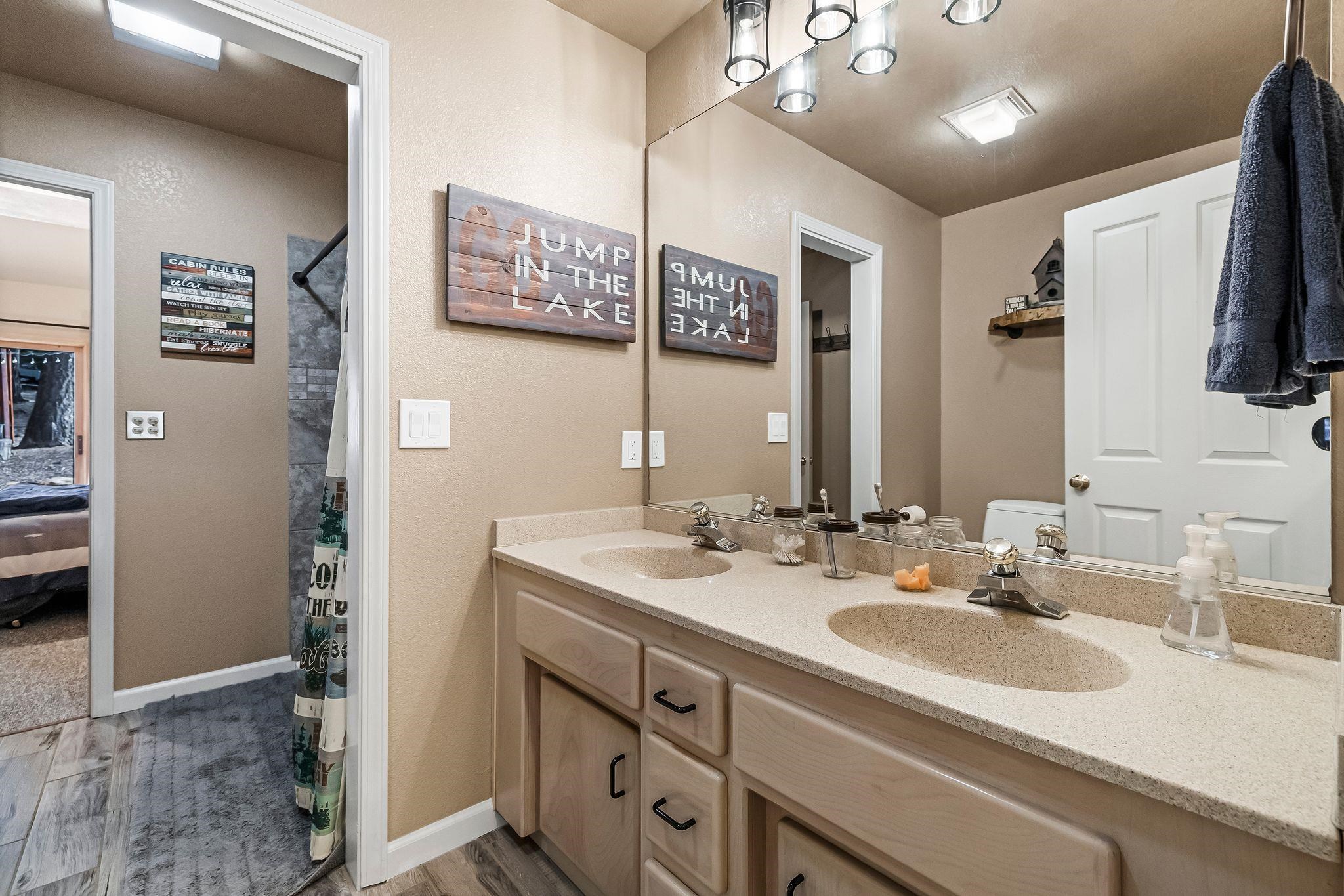 Lake Almanor, California 96137, United States, 3 Bedrooms Bedrooms, ,3 BathroomsBathrooms,Residential,Active,95184