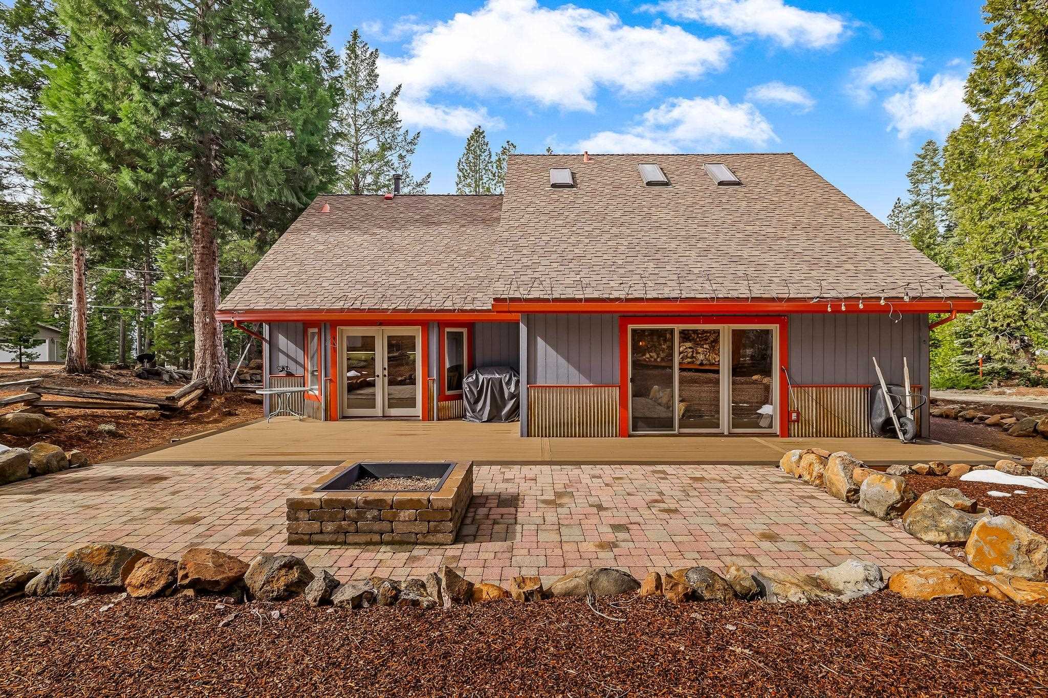 Lake Almanor, California 96137, United States, 3 Bedrooms Bedrooms, ,3 BathroomsBathrooms,Residential,Active,95184