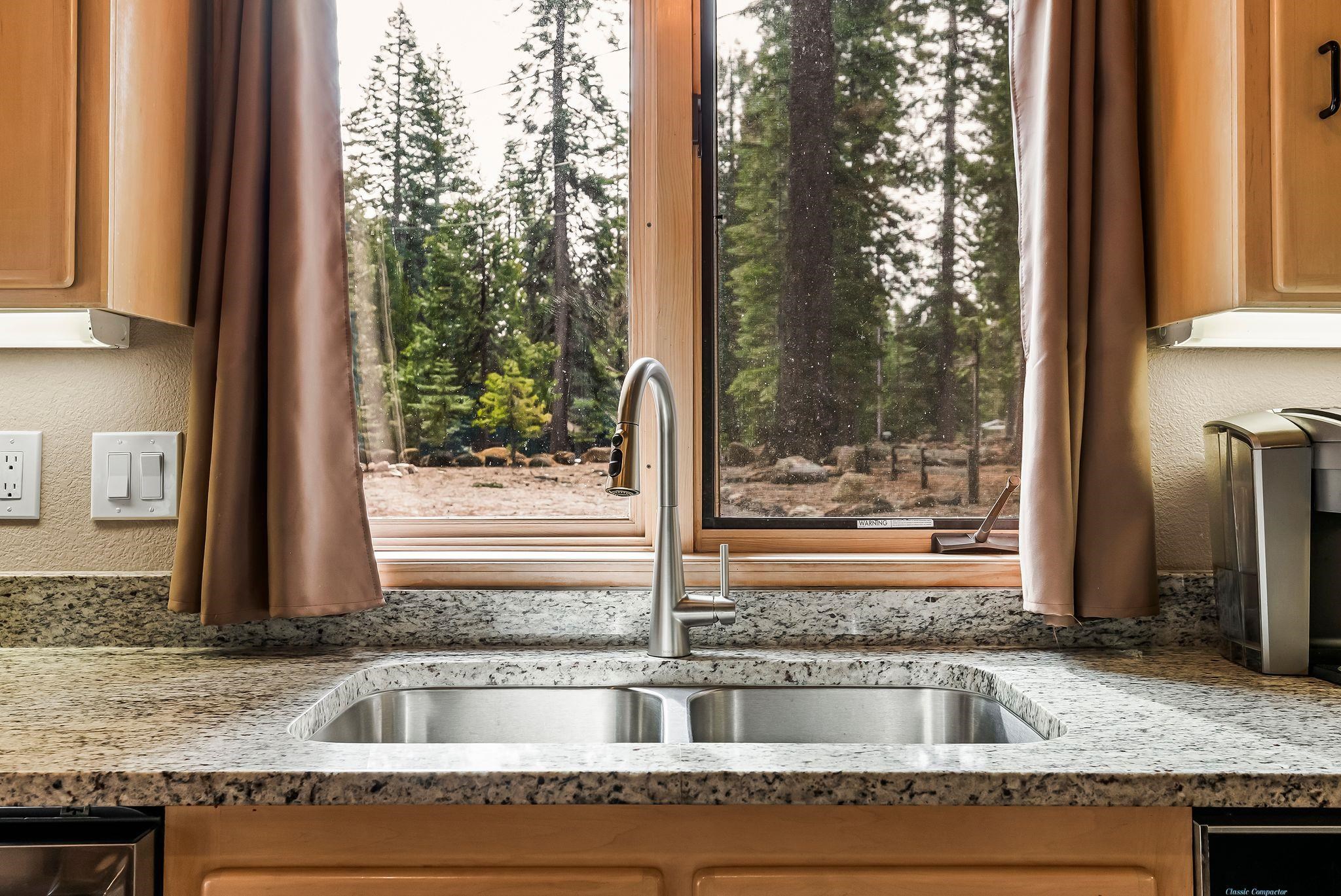 Lake Almanor, California 96137, United States, 3 Bedrooms Bedrooms, ,3 BathroomsBathrooms,Residential,Active,95184