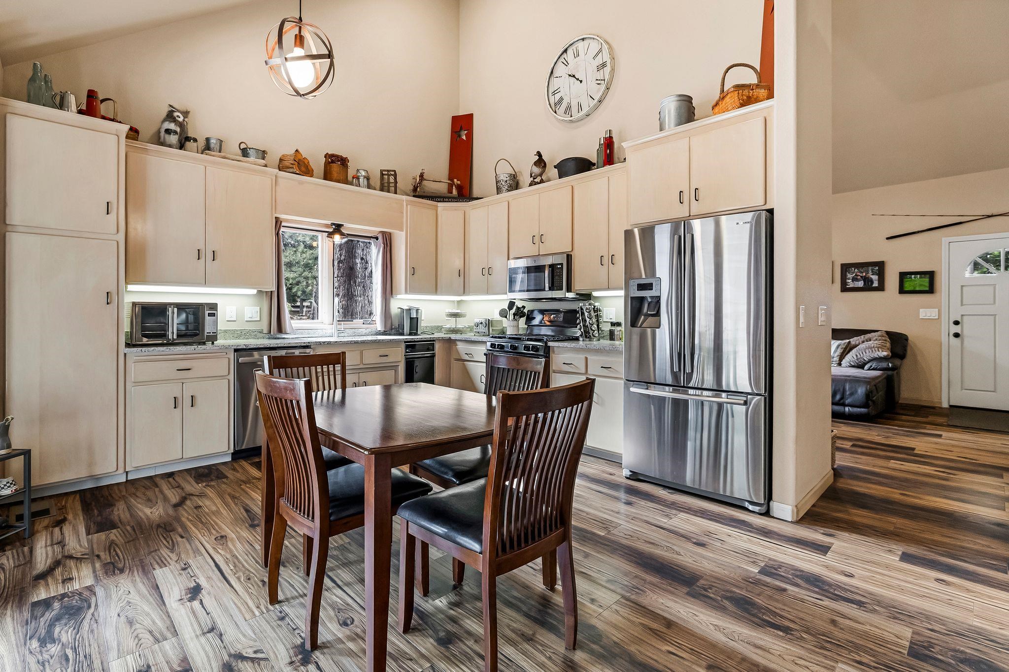 Lake Almanor, California 96137, United States, 3 Bedrooms Bedrooms, ,3 BathroomsBathrooms,Residential,Active,95184