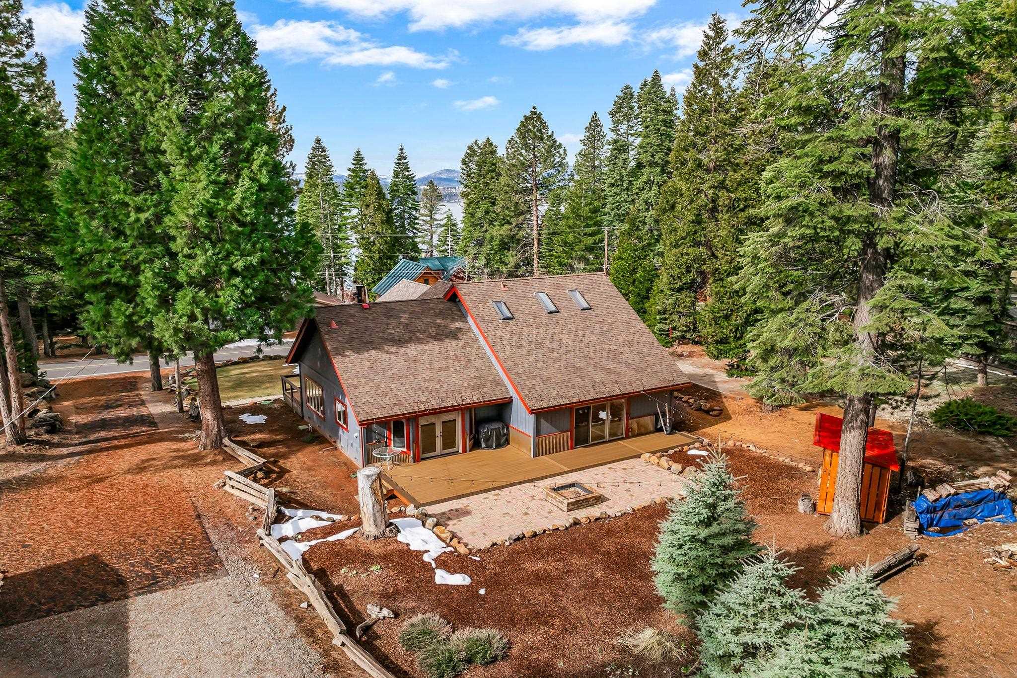 Lake Almanor, California 96137, United States, 3 Bedrooms Bedrooms, ,3 BathroomsBathrooms,Residential,Active,95184