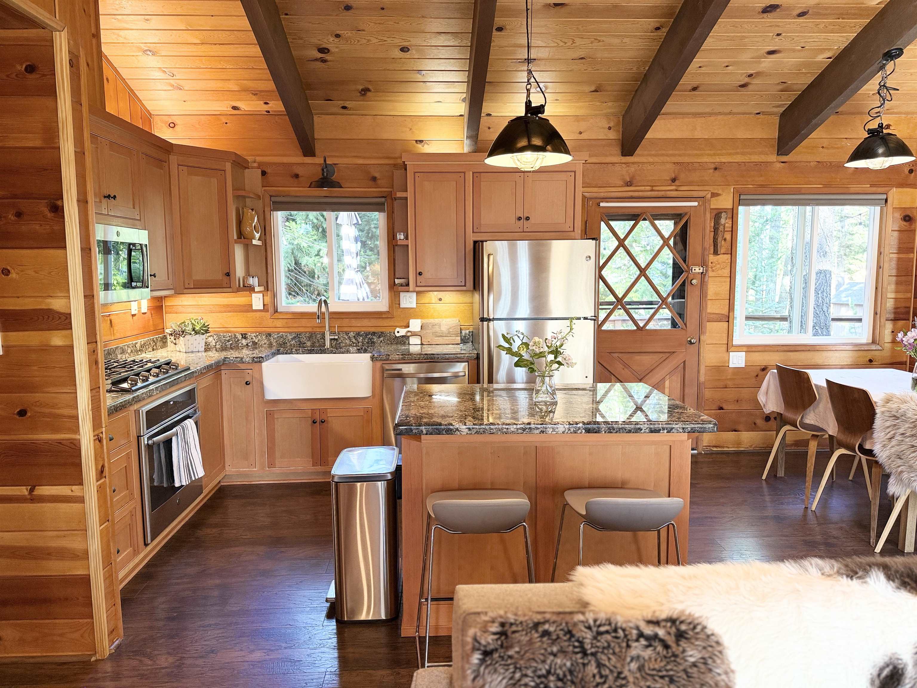 Lake Almanor, California 96137, United States, 3 Bedrooms Bedrooms, ,2 BathroomsBathrooms,Residential,Pending,155438