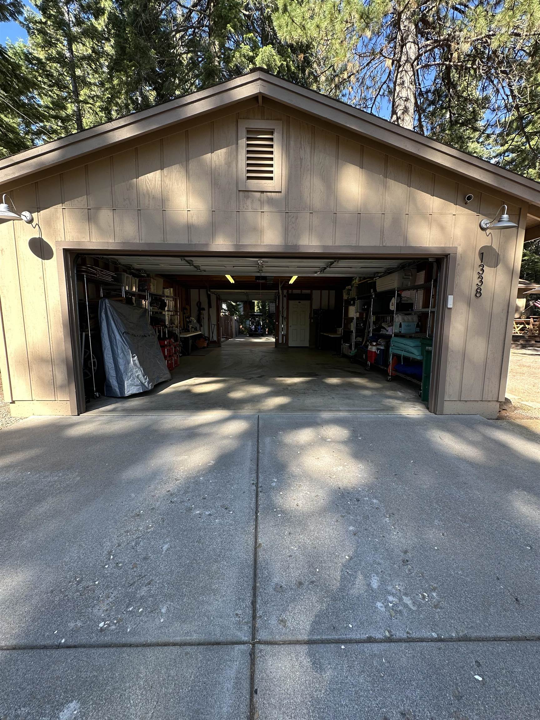 Lake Almanor, California 96137, United States, 3 Bedrooms Bedrooms, ,2 BathroomsBathrooms,Residential,Pending,155438