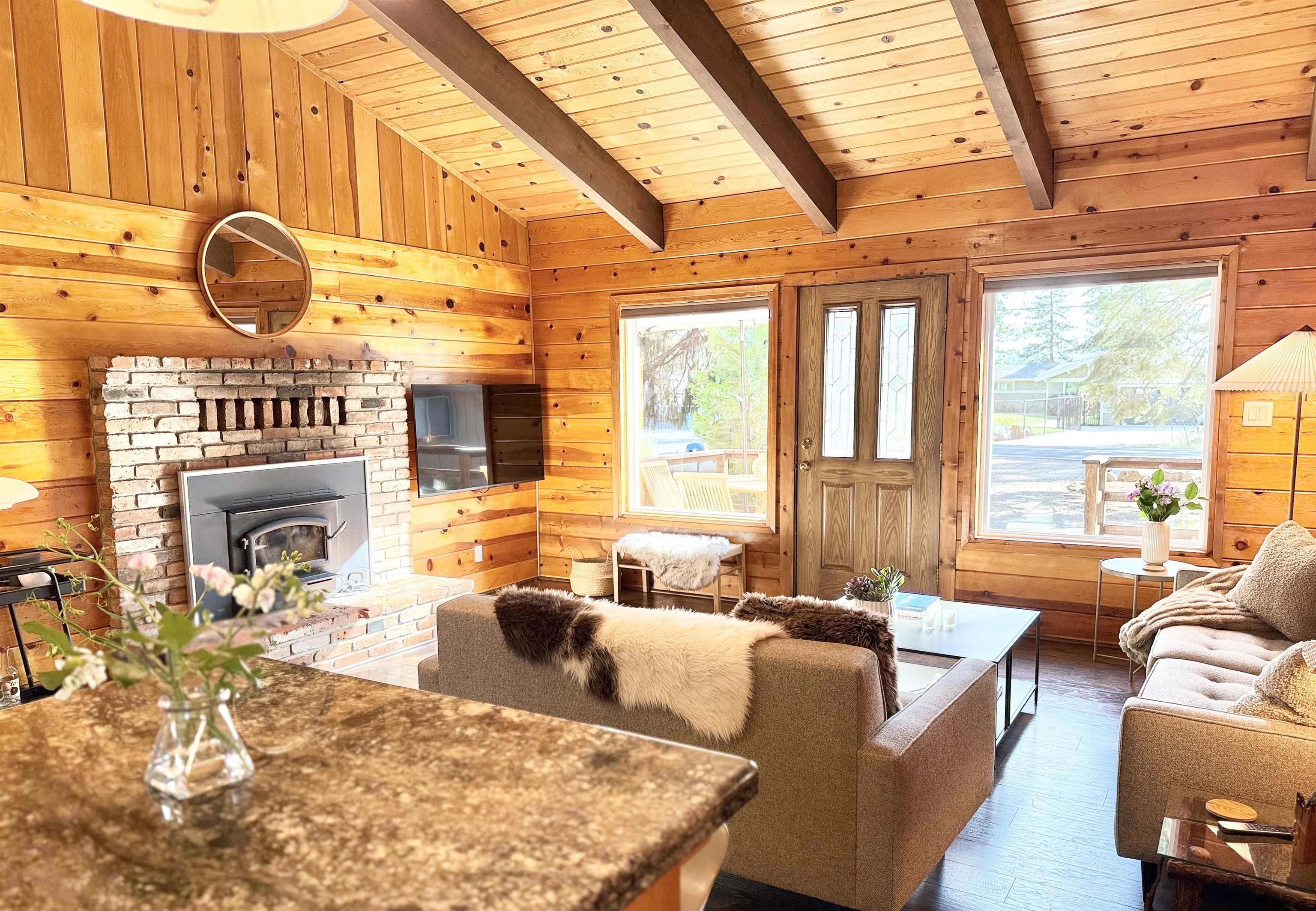 Lake Almanor, California 96137, United States, 3 Bedrooms Bedrooms, ,2 BathroomsBathrooms,Residential,Pending,155438