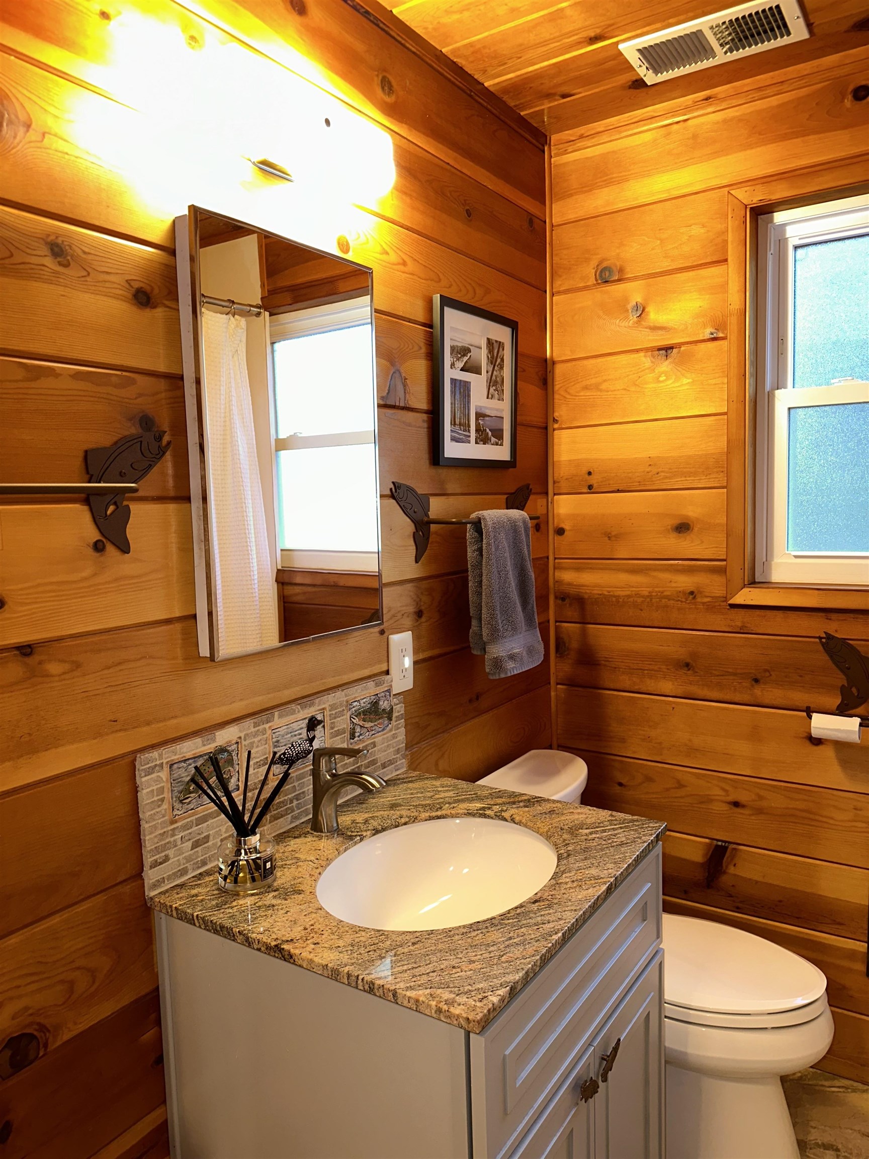 Lake Almanor, California 96137, United States, 3 Bedrooms Bedrooms, ,2 BathroomsBathrooms,Residential,Pending,155438