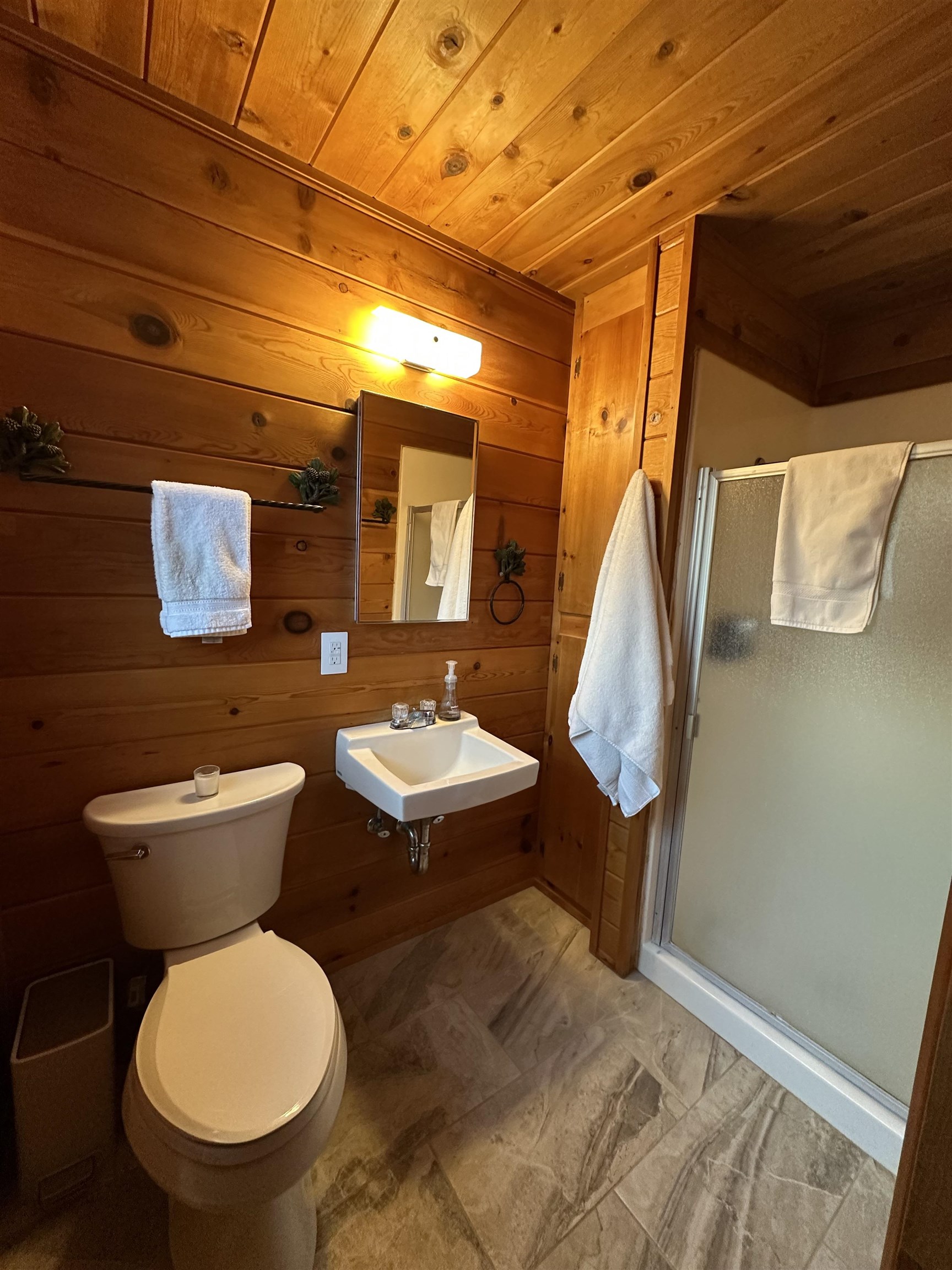 Lake Almanor, California 96137, United States, 3 Bedrooms Bedrooms, ,2 BathroomsBathrooms,Residential,Pending,155438