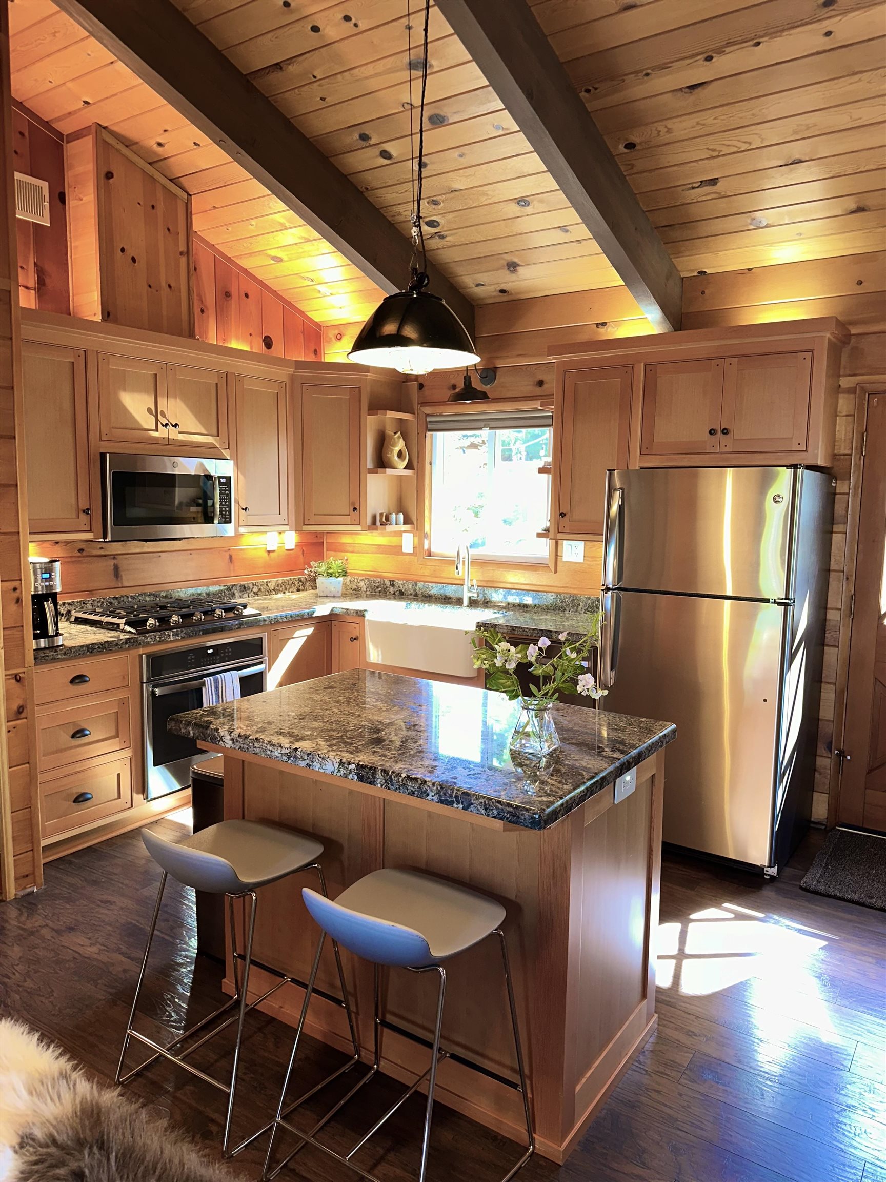 Lake Almanor, California 96137, United States, 3 Bedrooms Bedrooms, ,2 BathroomsBathrooms,Residential,Pending,155438