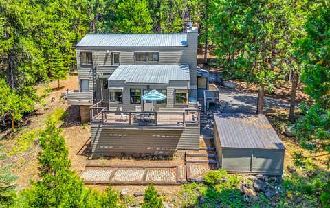 Homes For Sale - 6869 Almanor Lake Estates Drive Dr<br/> Plumas County, Lake Almanor, CA 96137