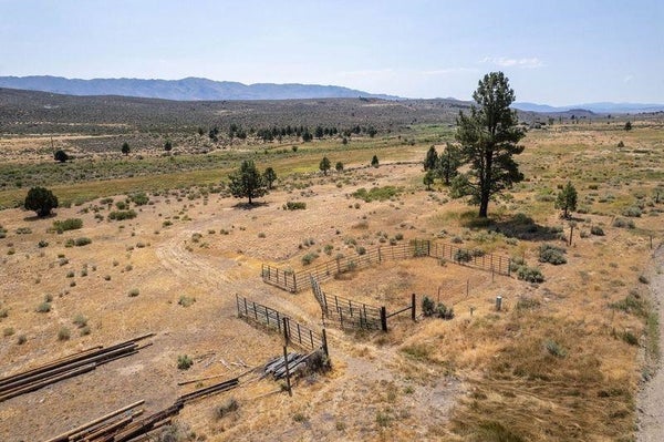 414-405 SCOTT RD, DOYLE, CA 96109 - Image ad36be96aeed8e5f8085da066d3d5a1c/463043646
