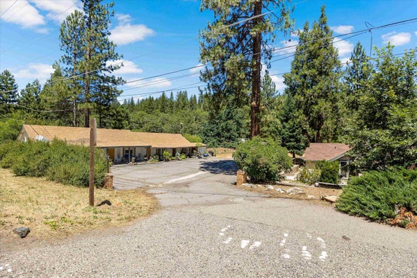 1089 E MAIN ST, QUINCY, CA 95971 - Image d754fba2e49bcc7dfee65f5db53efdff/3688406177