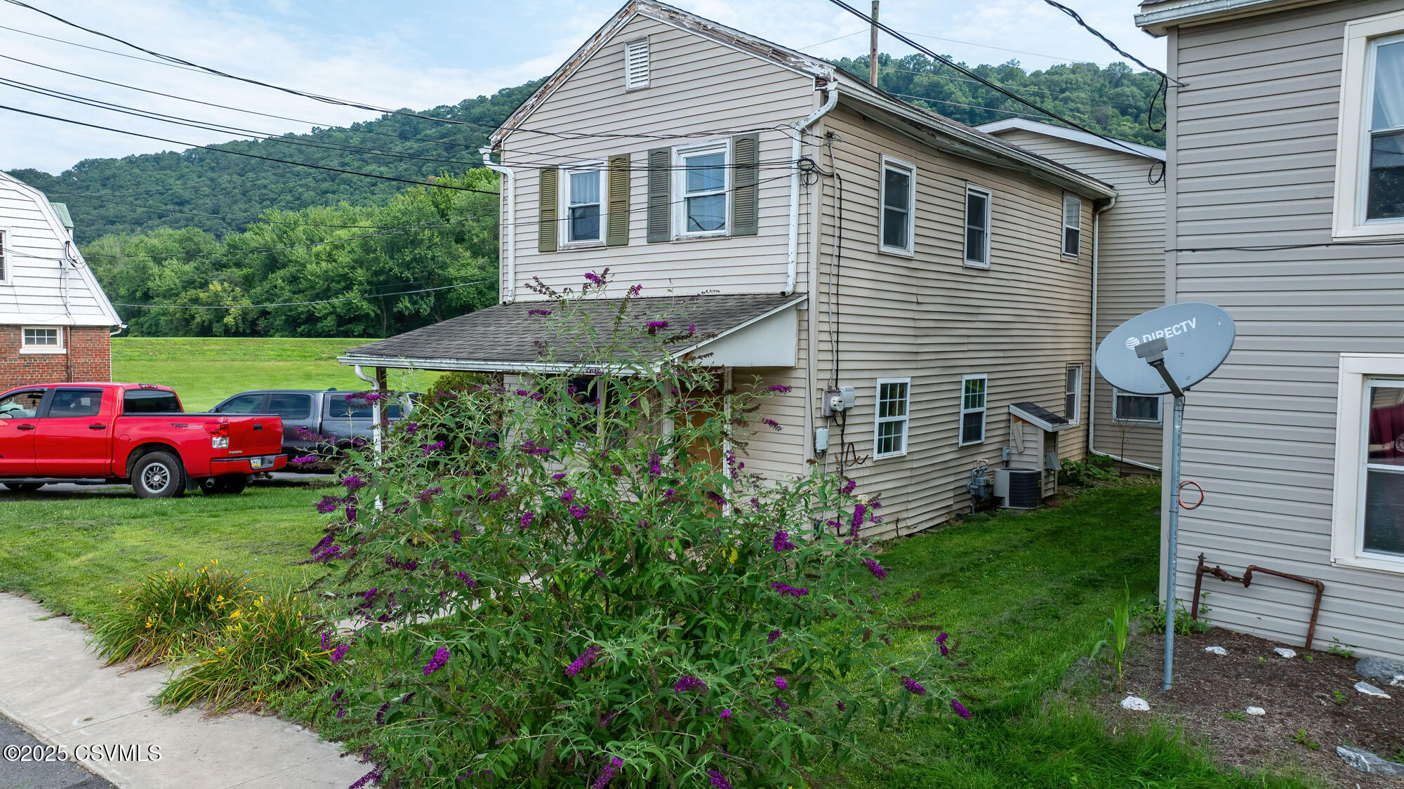 579 W MAHONING Street