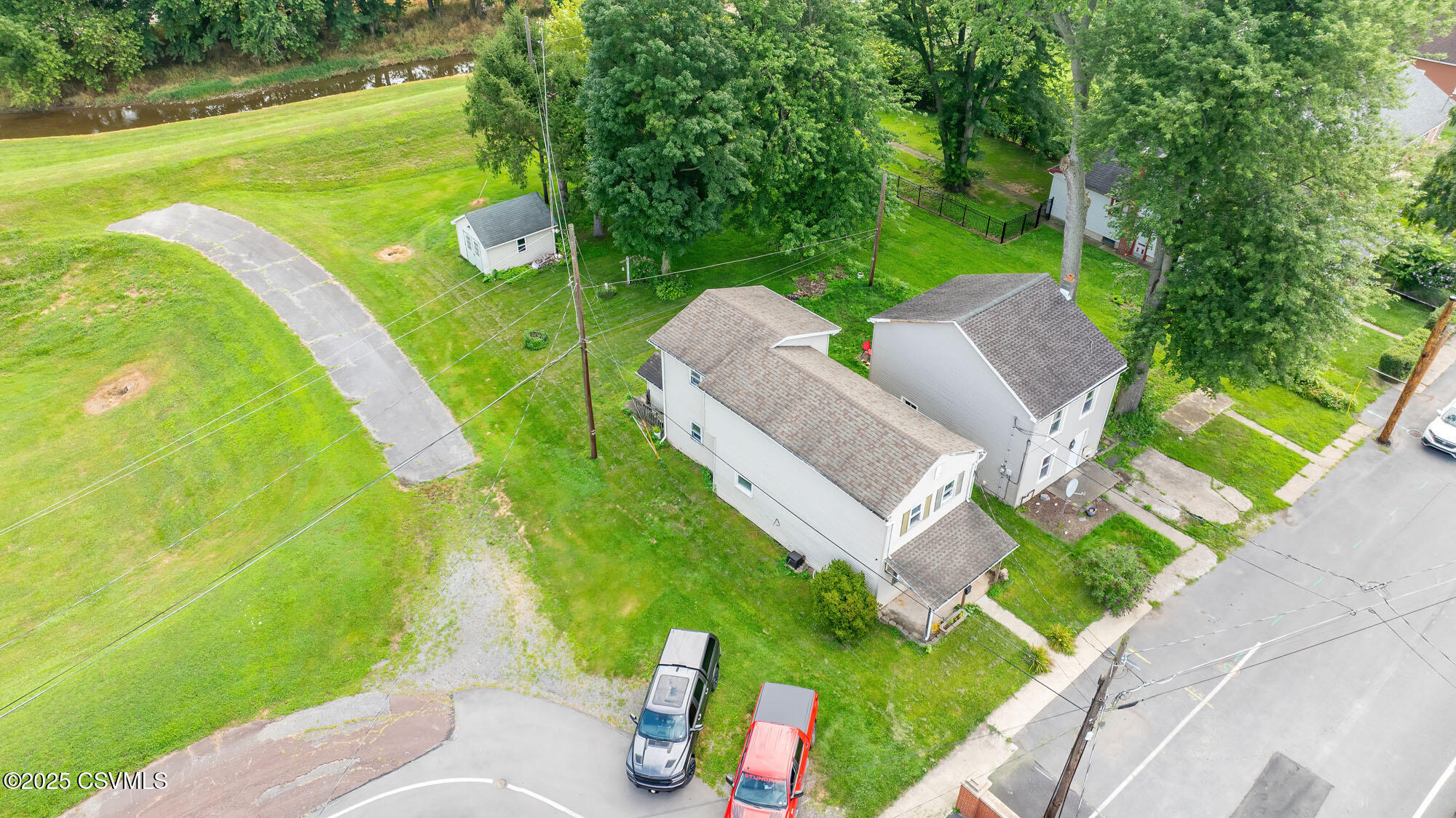 579 W MAHONING Street
