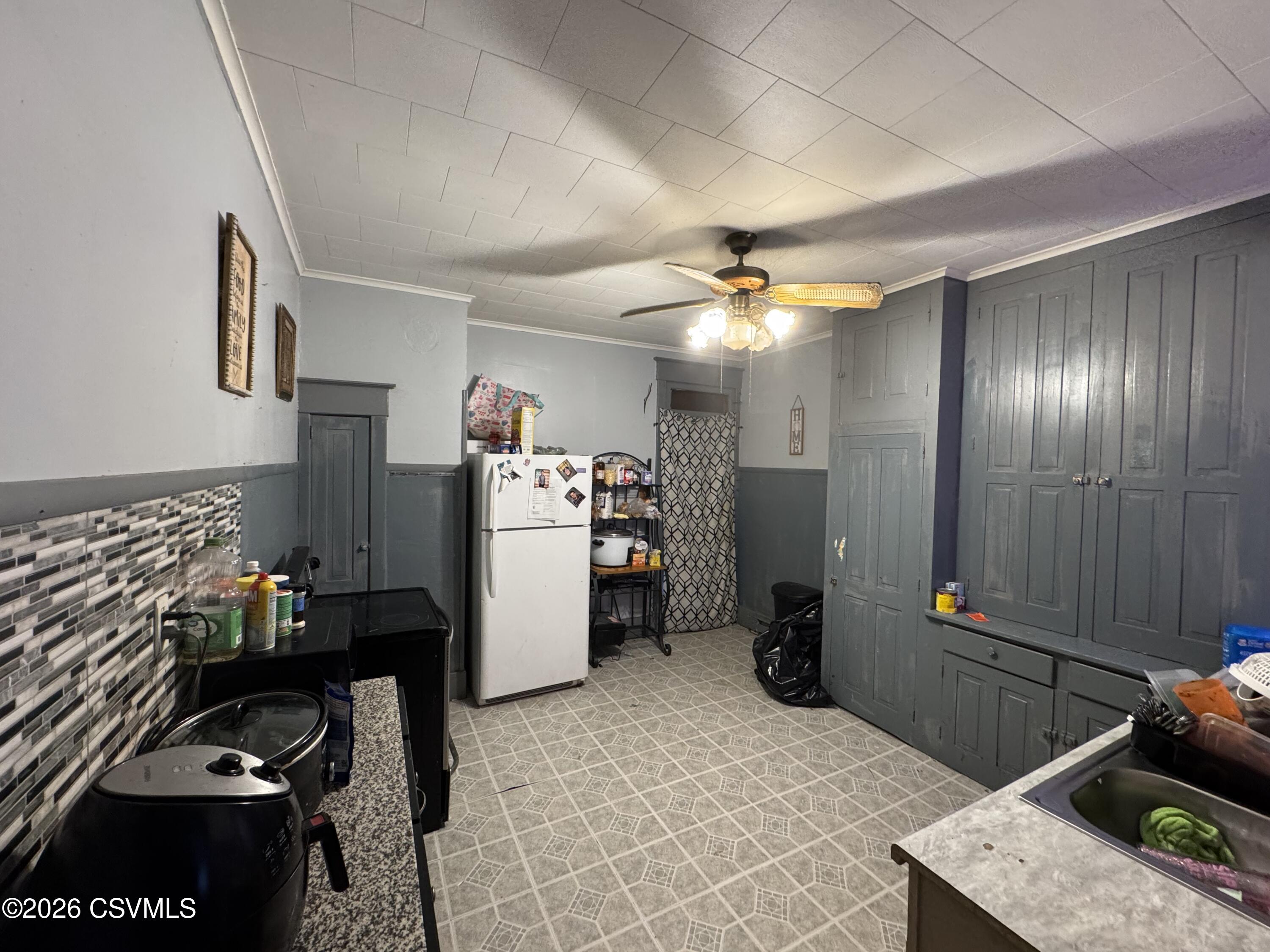 108 S SHAMOKIN Street