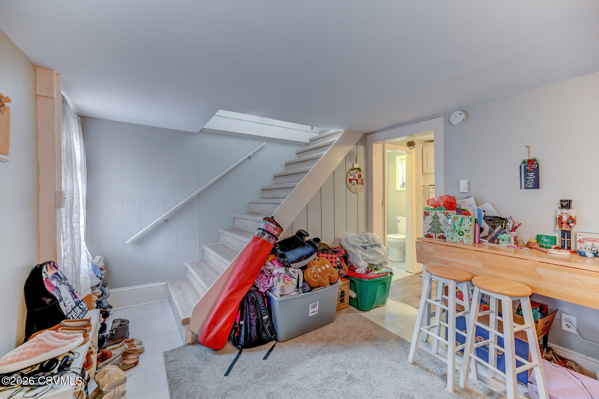 Properties 6 866 RAILROAD Street