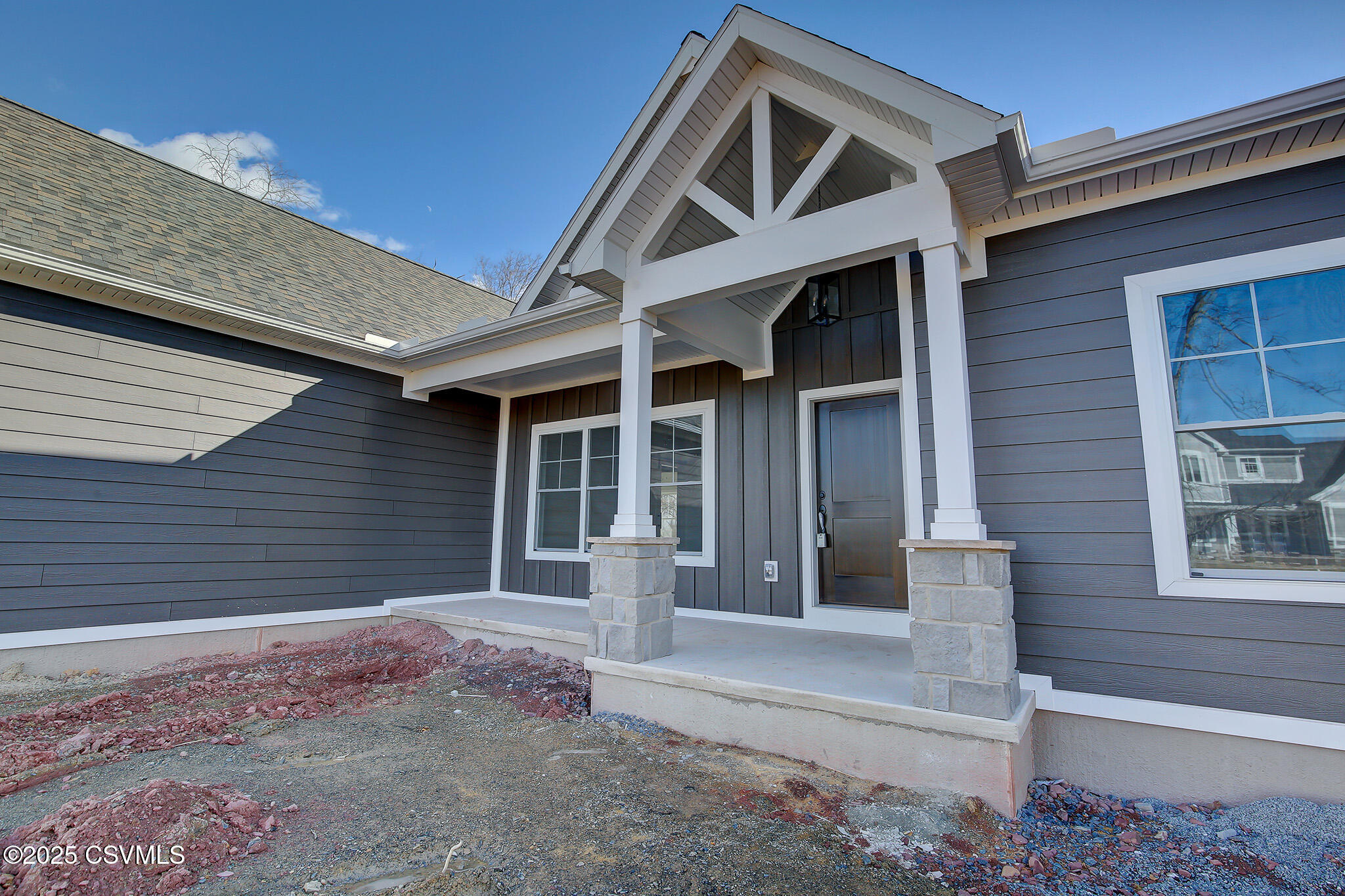 Properties 6 169 WINDSOR Way