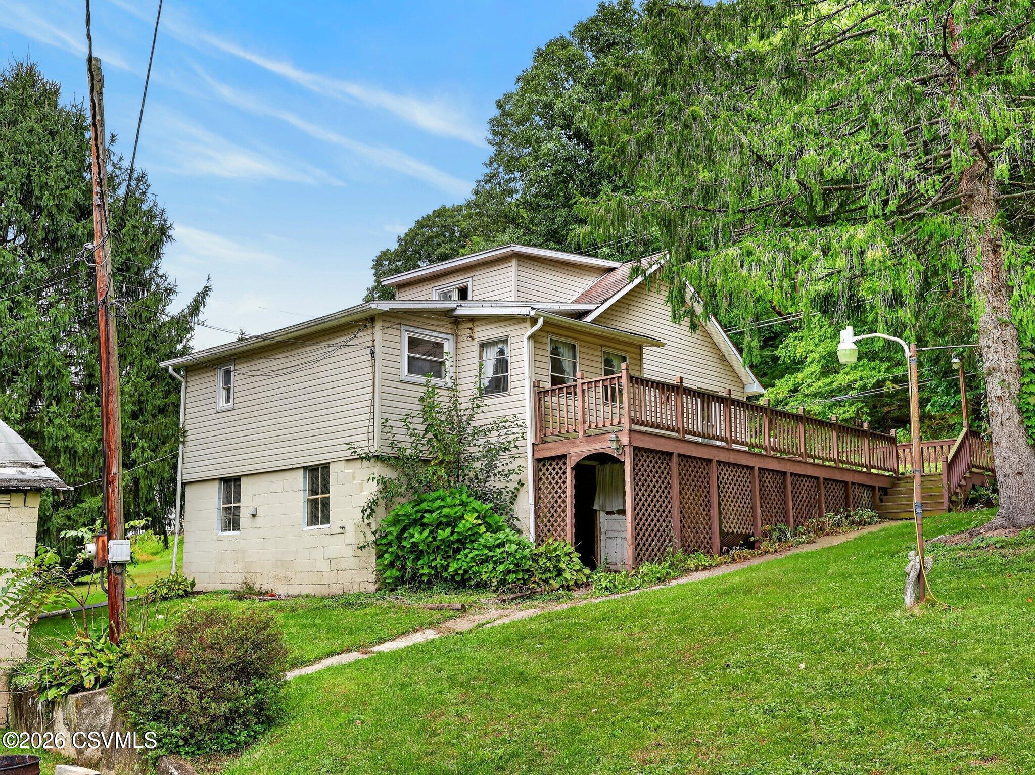 385 spruce hollow road