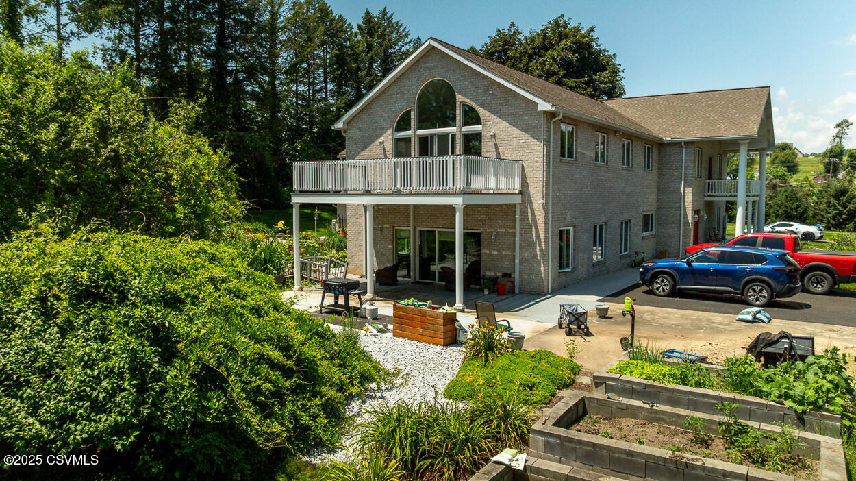 6811 KEEFERS Lane
