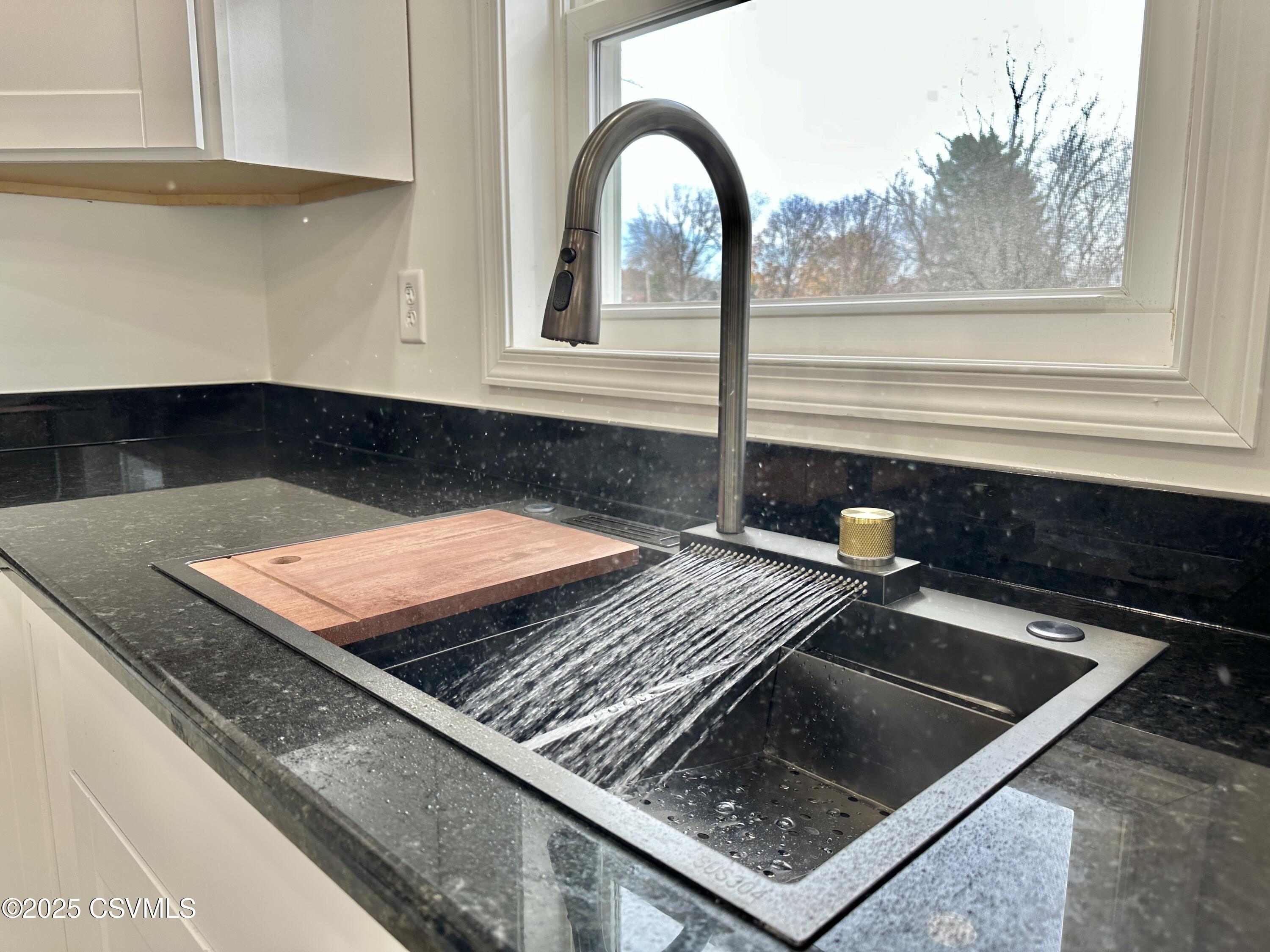 Properties 5 250 8TH STREET Street