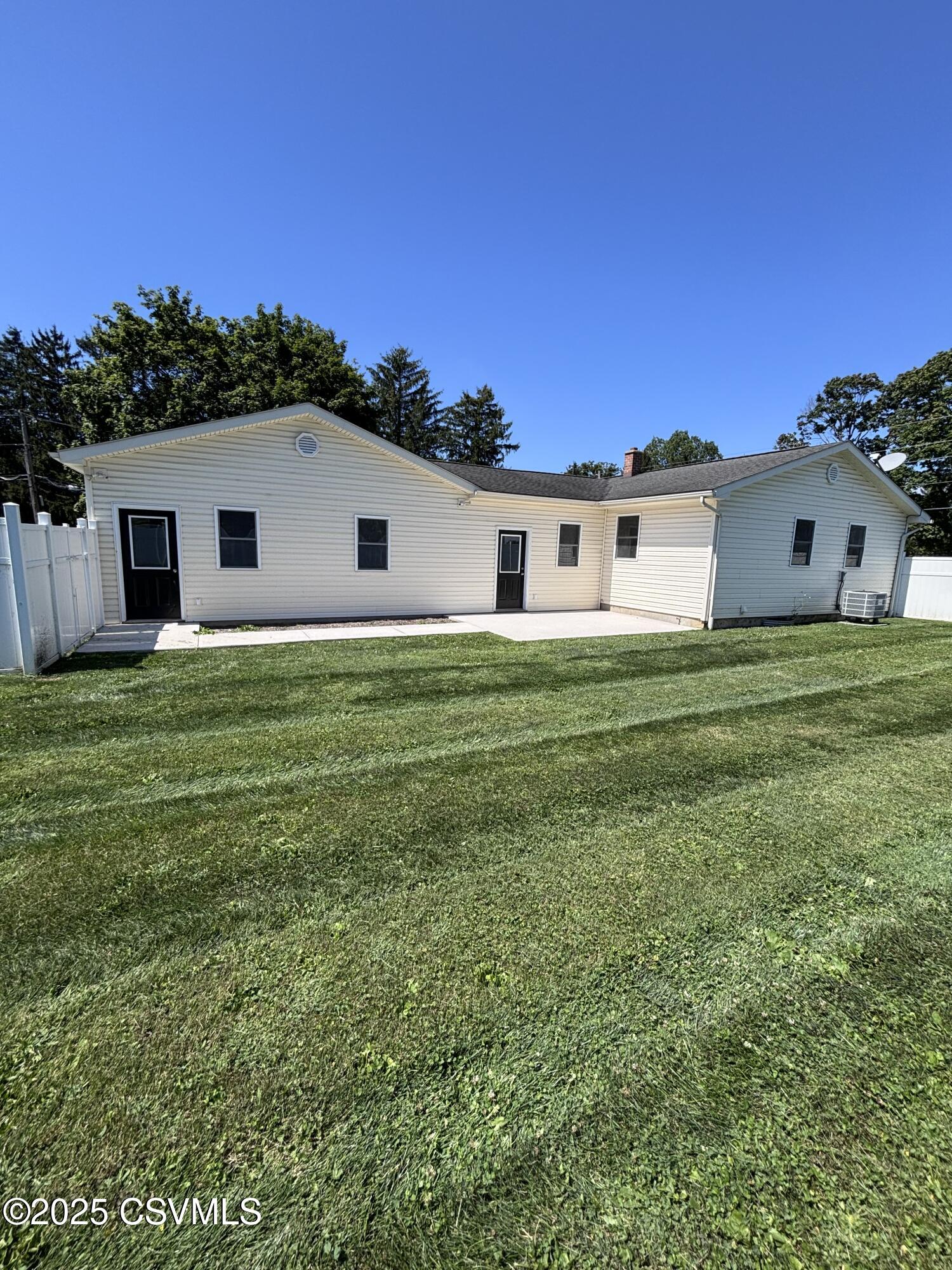 Lewisburg, Pennsylvania 17837, United States, 3 Bedrooms Bedrooms, ,2 BathroomsBathrooms,Residential,Active,82108