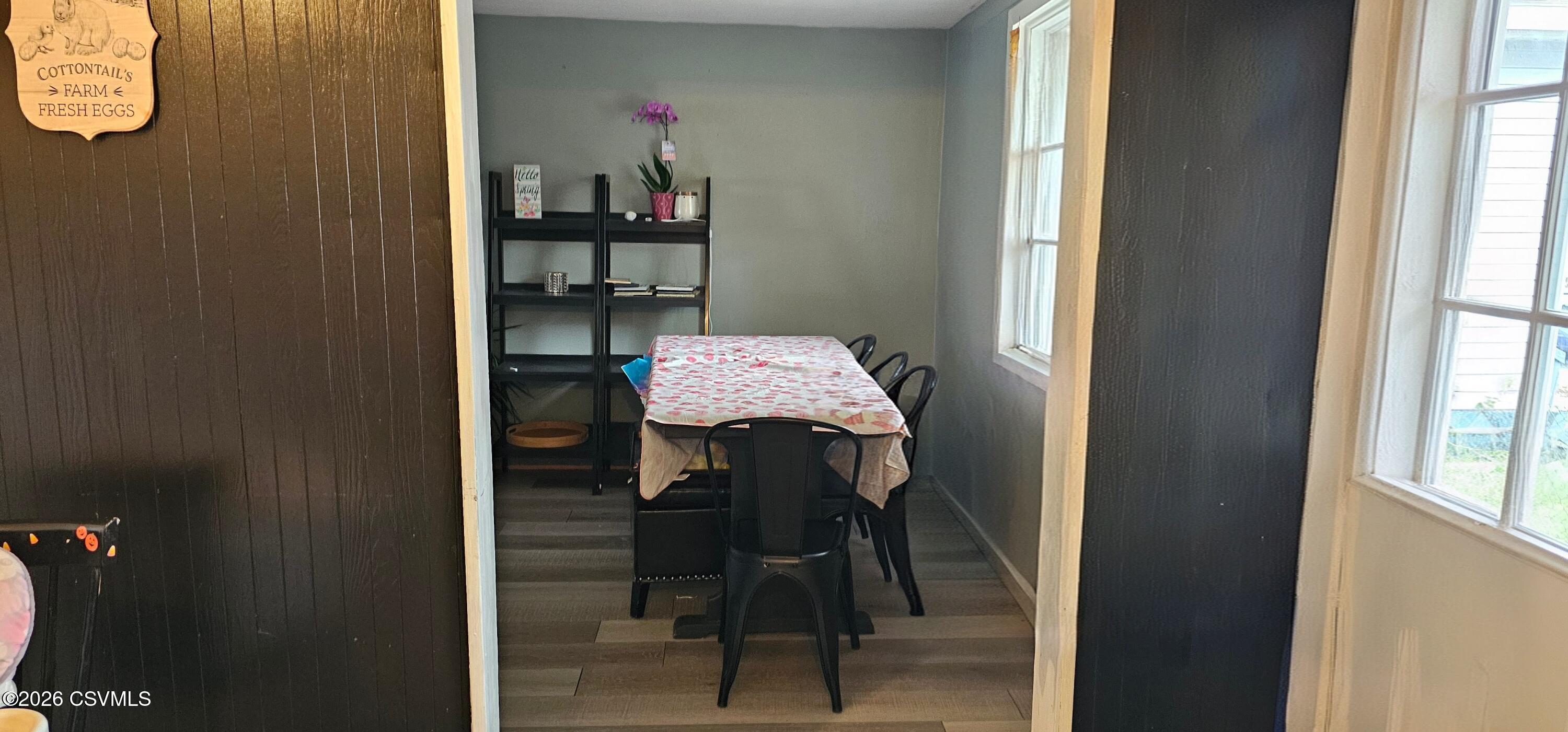 Properties 5 465 QUEEN Street