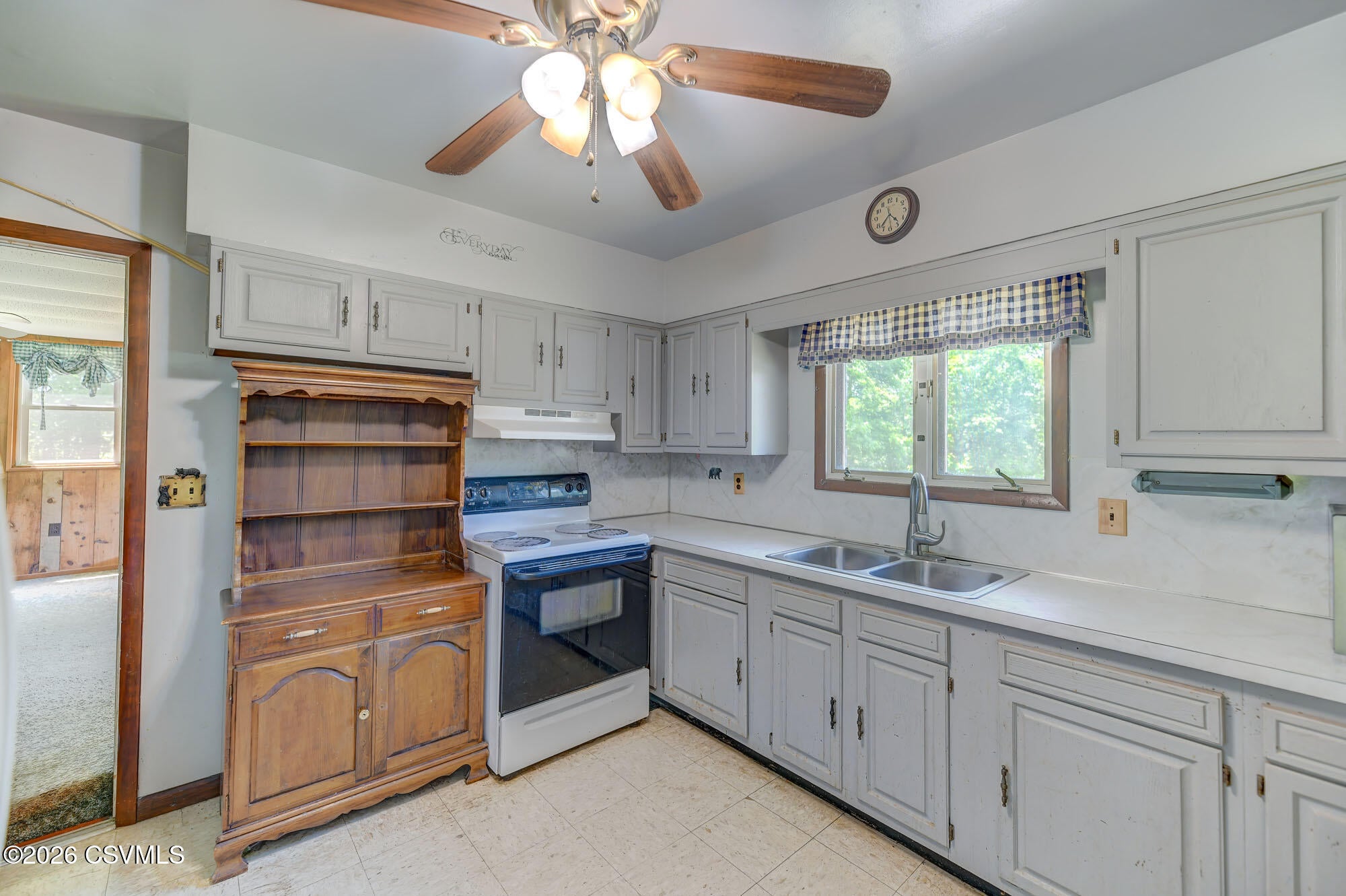 526a mountain shadow lane