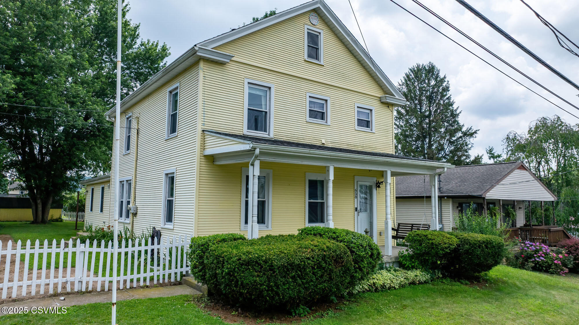 658 CLINTON Street