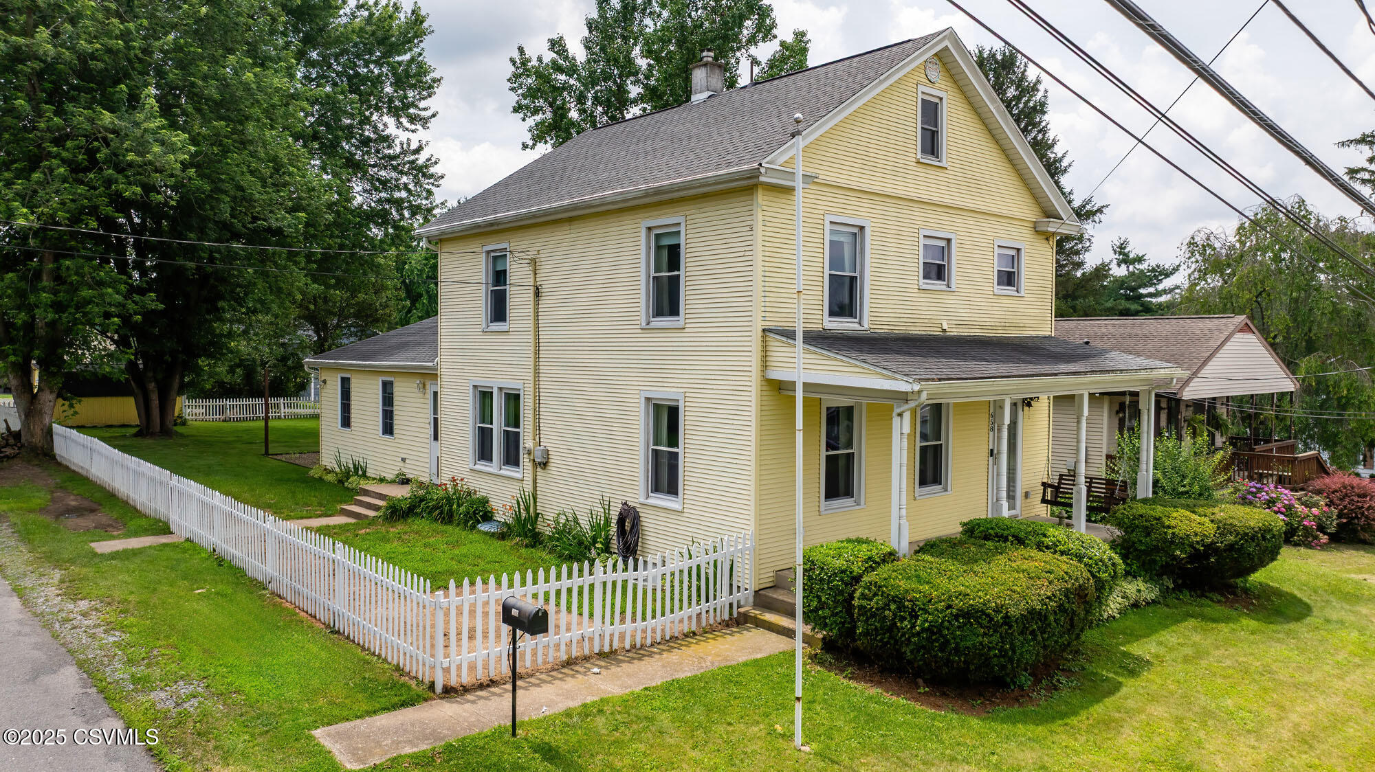 658 CLINTON Street