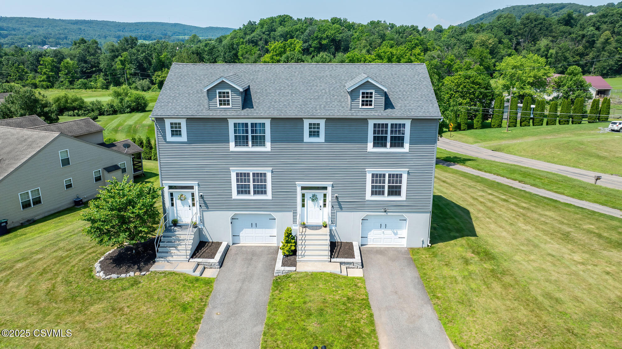 7 WILLIAMSBURG Boulevard