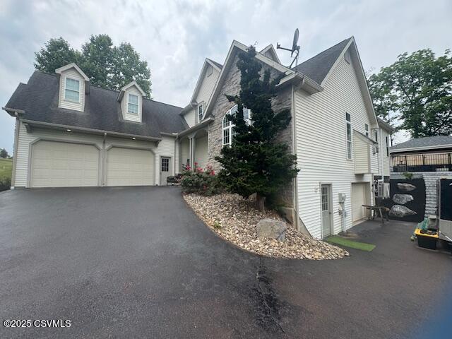 9 CRESTMONT Circle