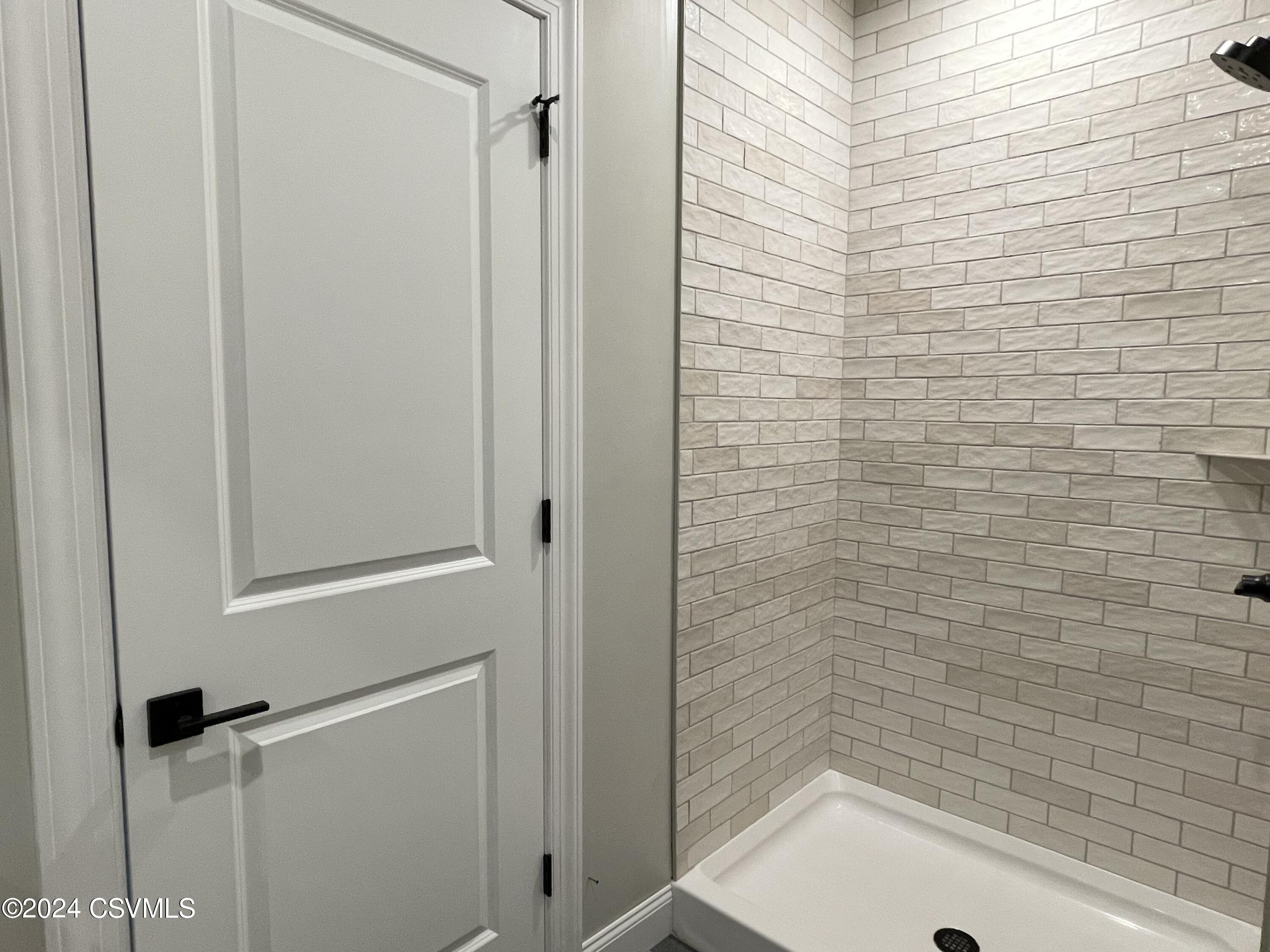 Lewisburg, Pennsylvania 17837, United States, 4 Bedrooms Bedrooms, ,4 BathroomsBathrooms,Residential,Active,64117