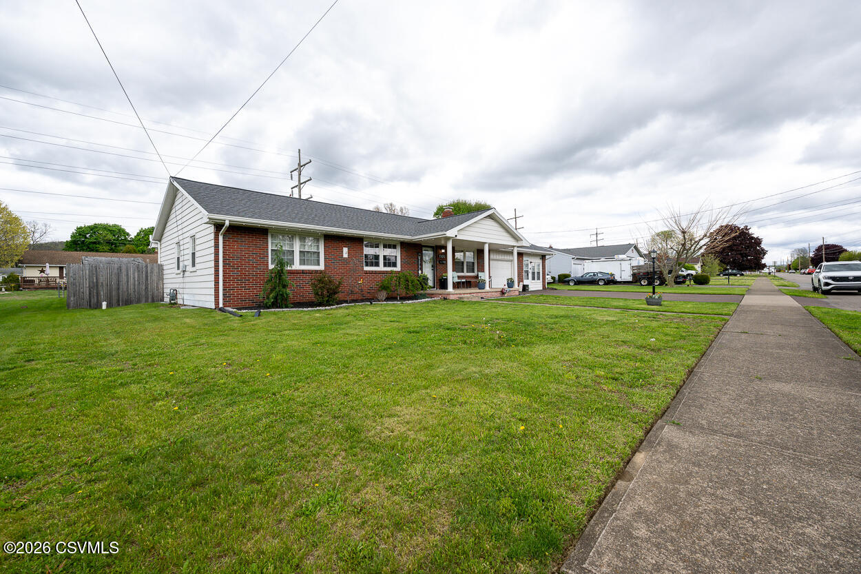 1105 e 5th street