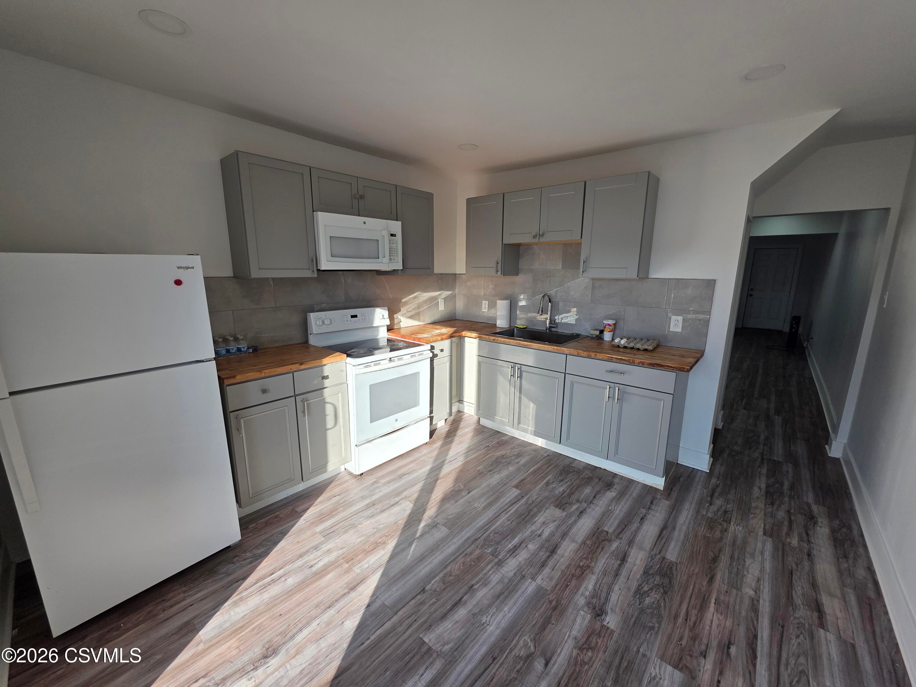 1211 SCOTT Street