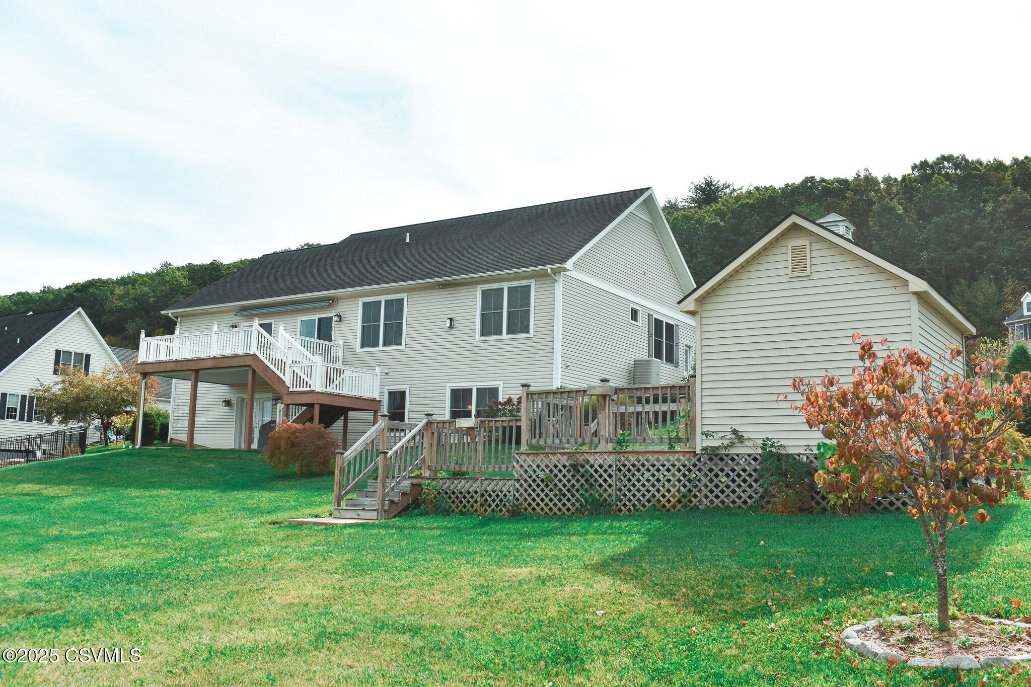 Properties 5 1050 MEADOW Crest