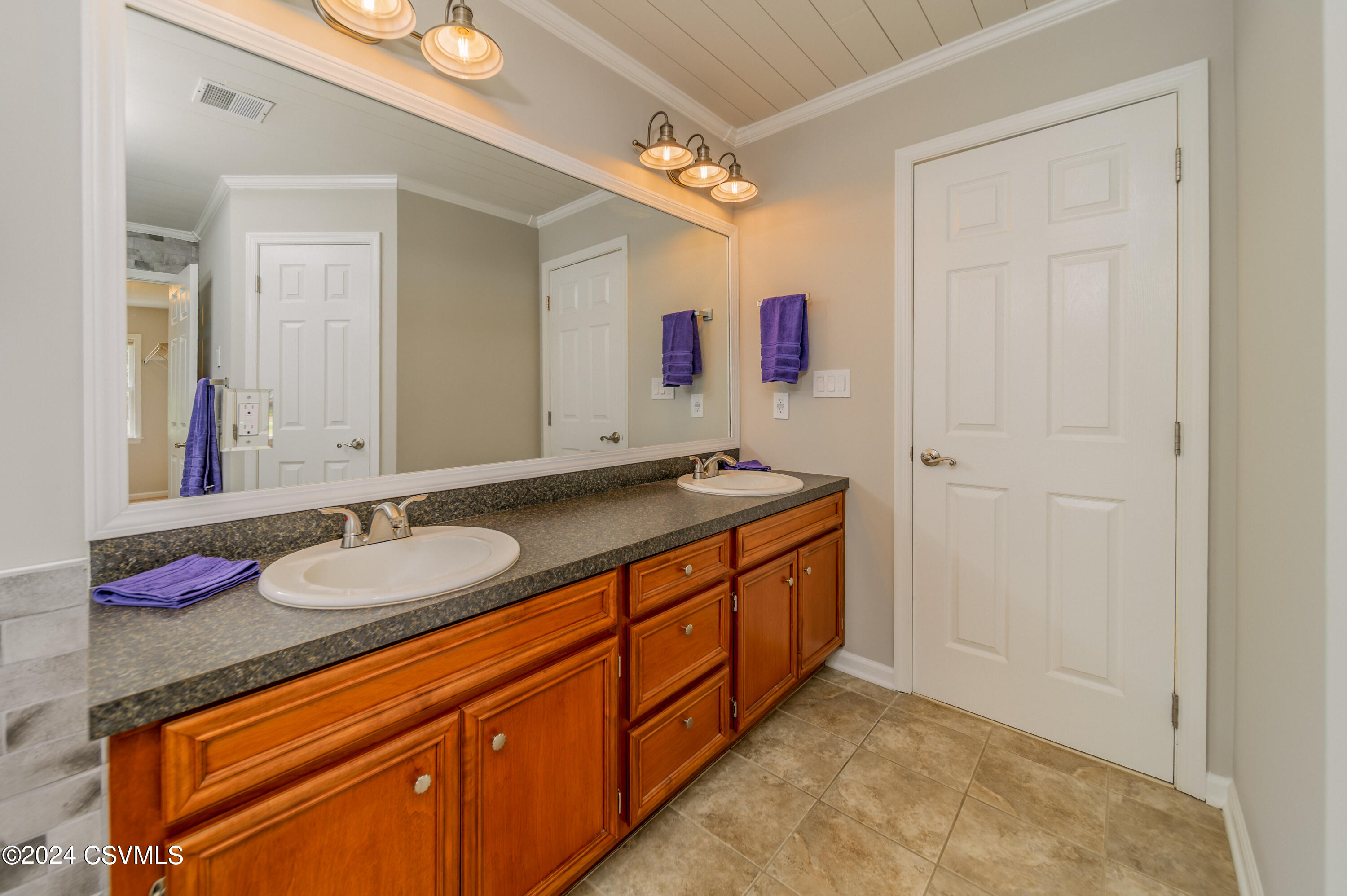 Drums, Pennsylvania 18222, United States, 5 Bedrooms Bedrooms, ,4 BathroomsBathrooms,Residential,Active,50247