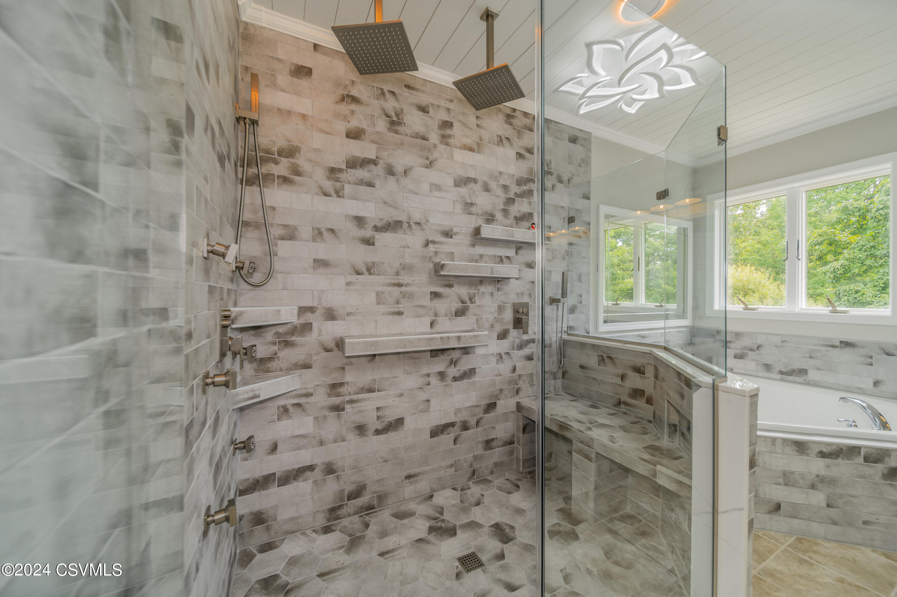 Drums, Pennsylvania 18222, United States, 5 Bedrooms Bedrooms, ,4 BathroomsBathrooms,Residential,Active,50247