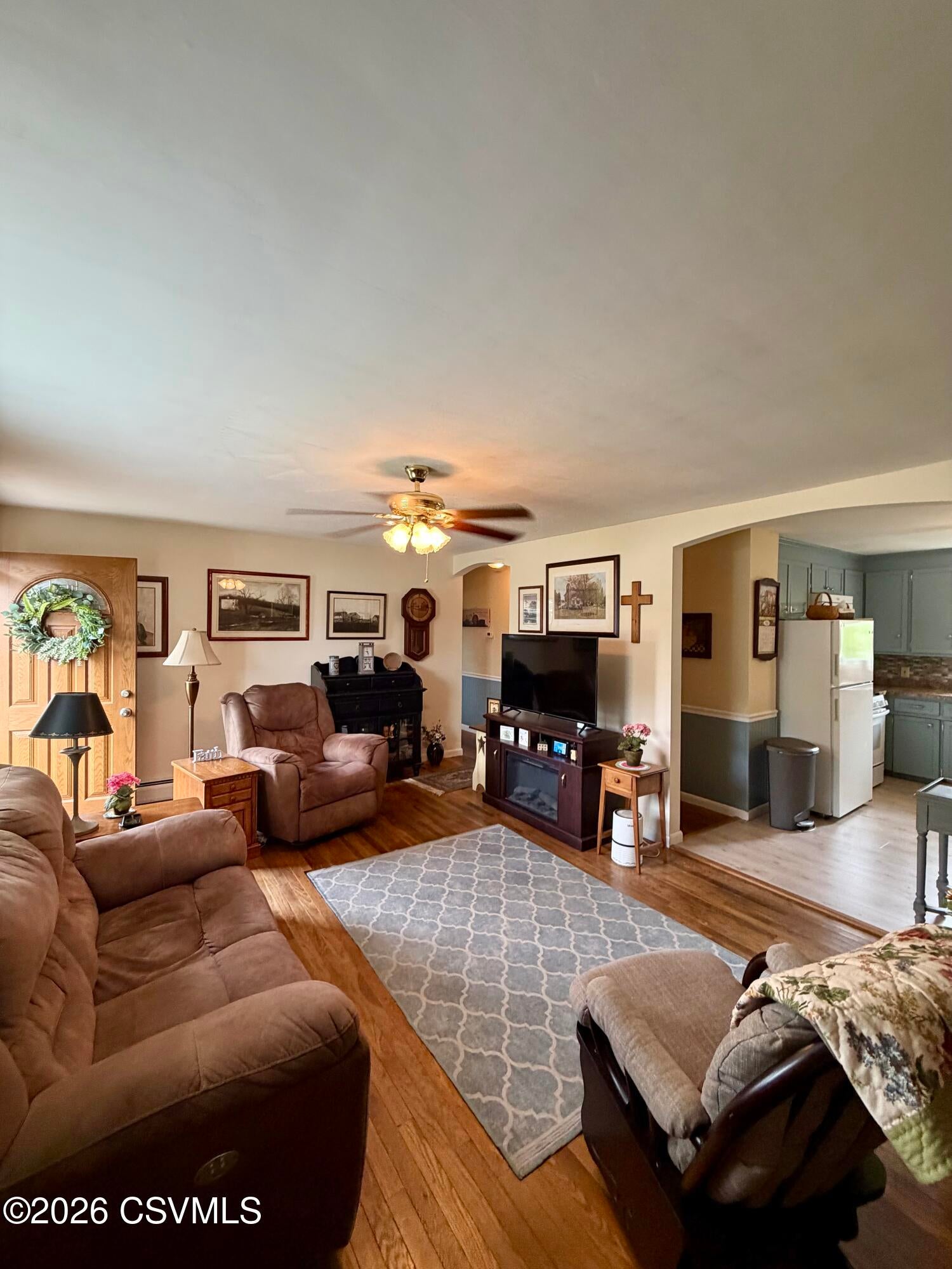 943 e 5th street