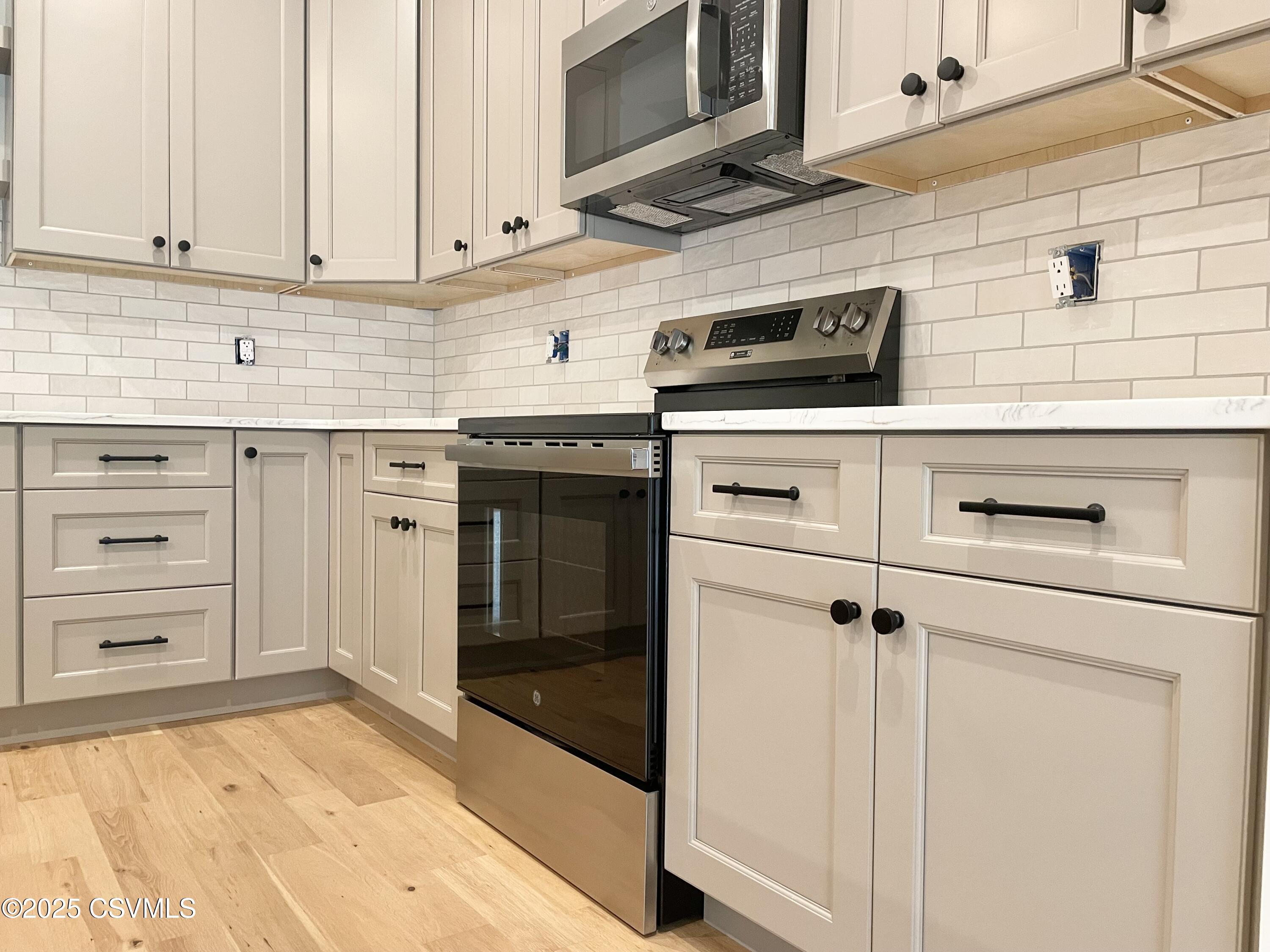 Lewisburg, Pennsylvania 17837, United States, 3 Bedrooms Bedrooms, ,2 BathroomsBathrooms,Residential,Active,21274