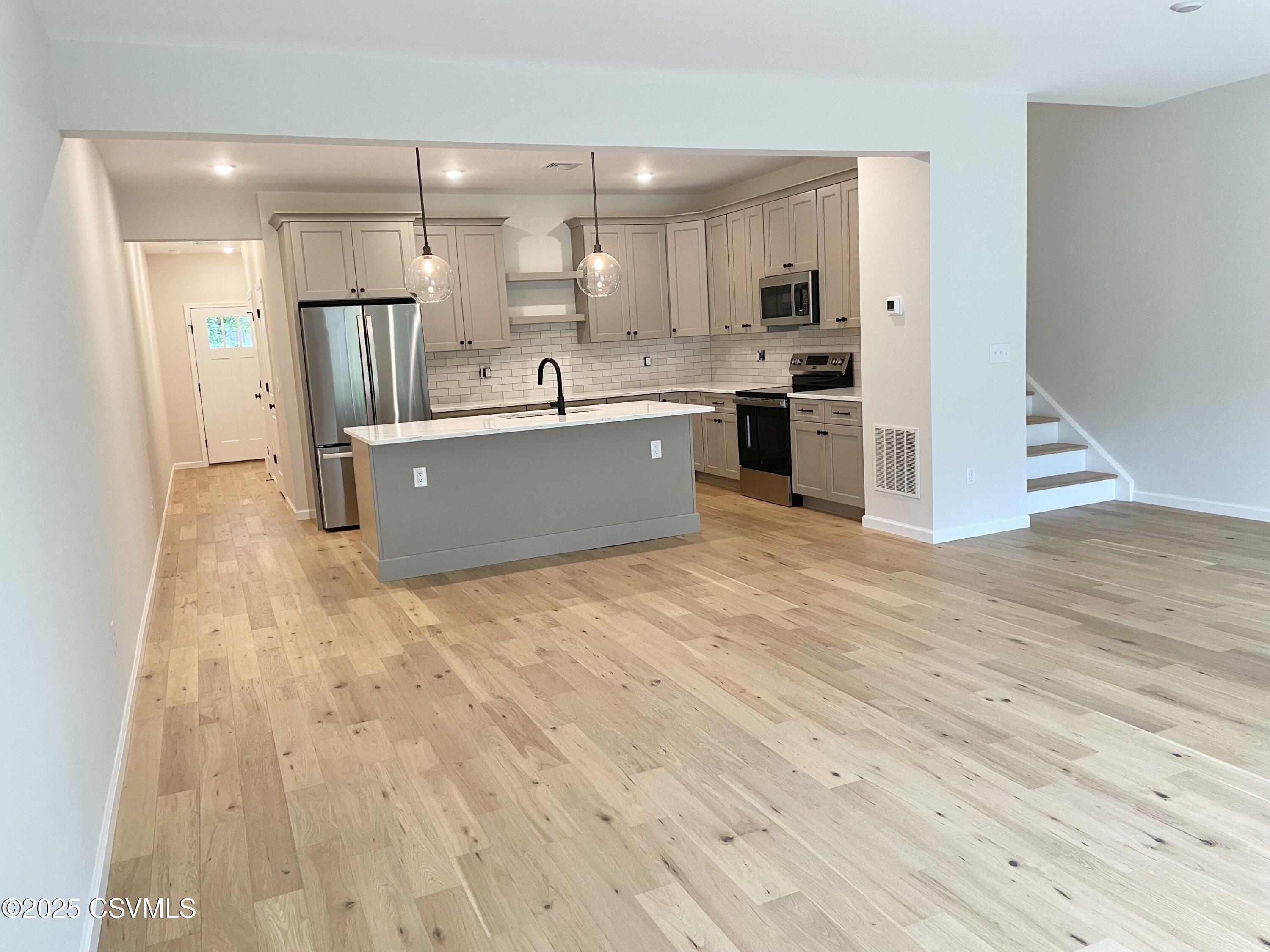 Lewisburg, Pennsylvania 17837, United States, 3 Bedrooms Bedrooms, ,2 BathroomsBathrooms,Residential,Active,21274