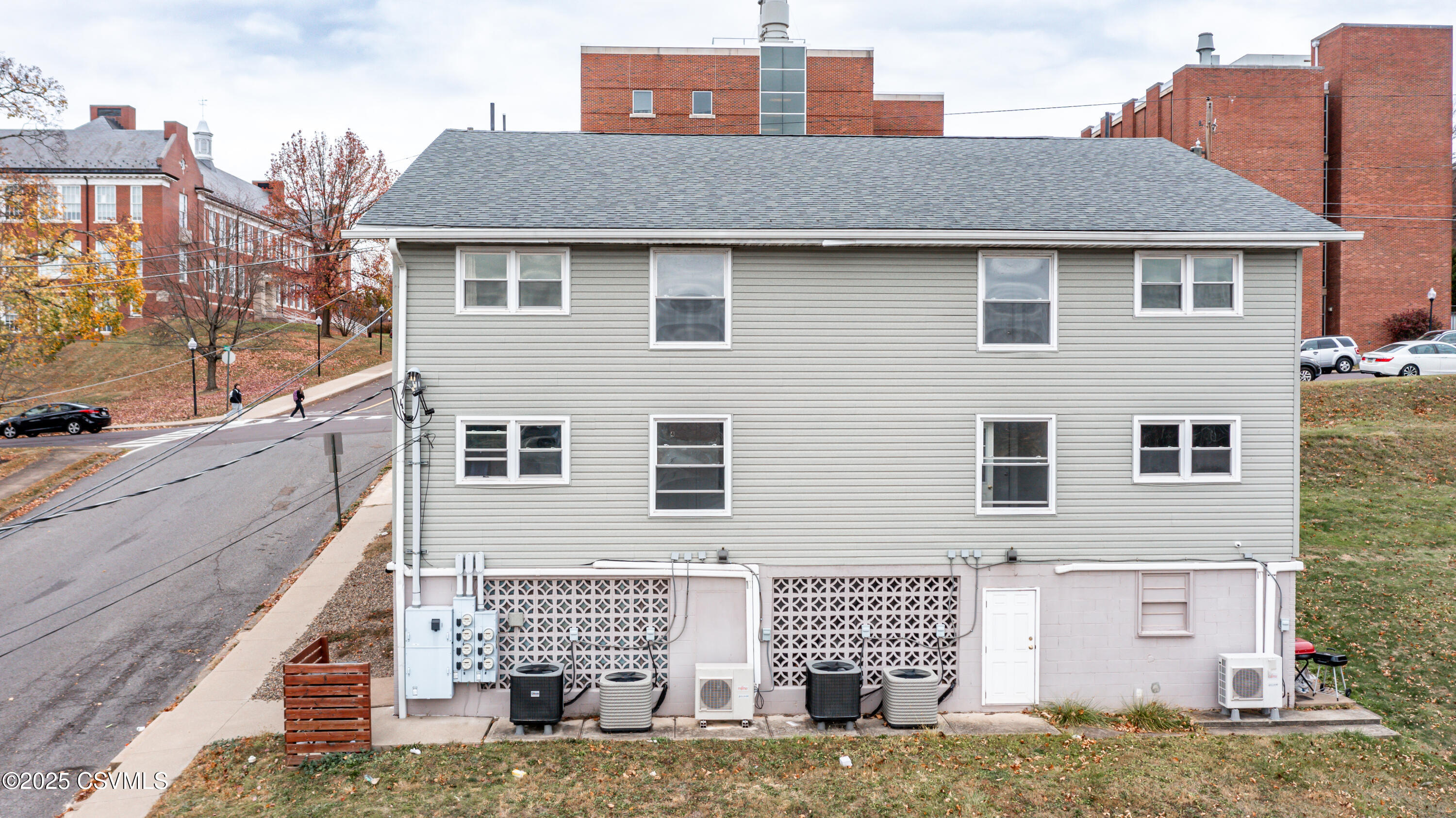 600-620 E SECOND Street