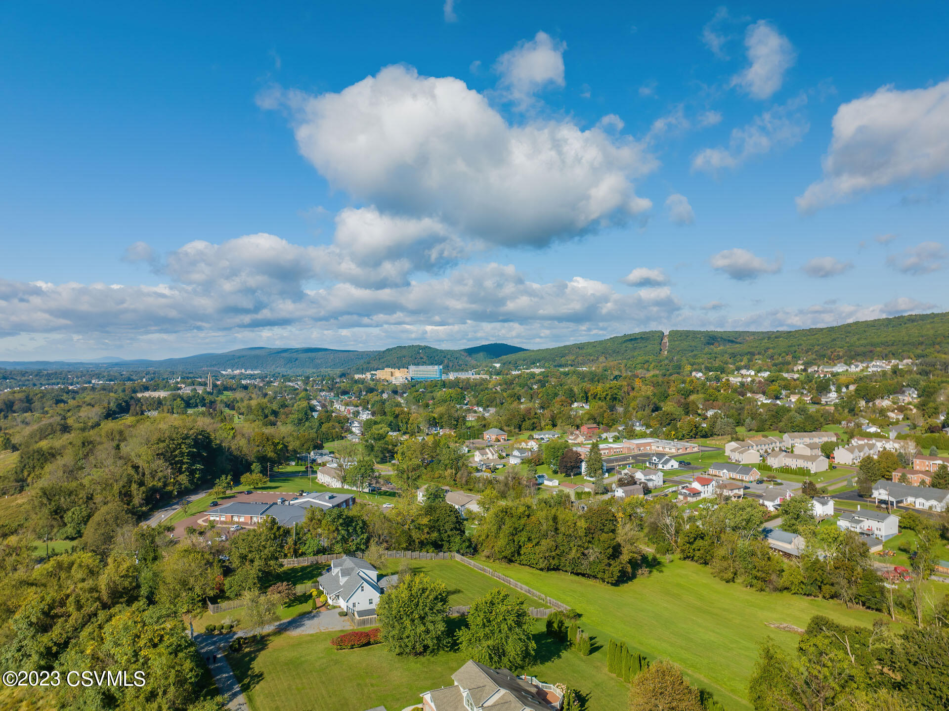 27 TOMCAVAGE Lane
