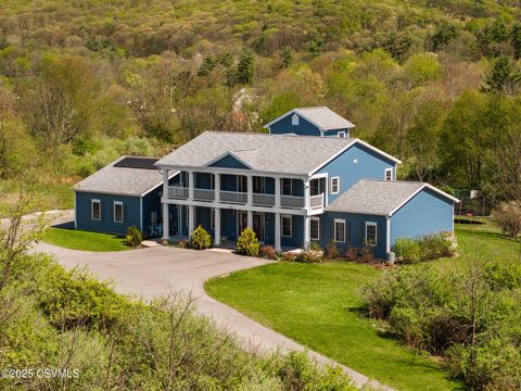 Properties 134 15 THISTLE Way Danville PA 17821