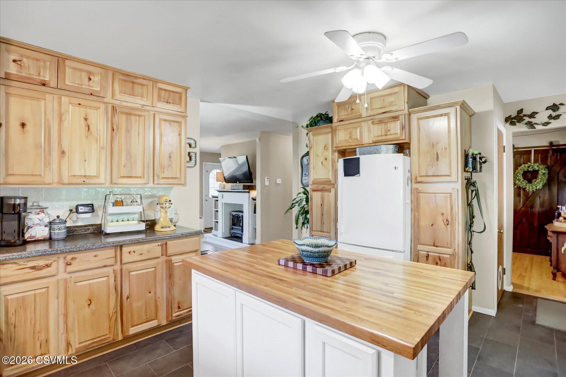 Properties 5 13 HONEYSUCKLE Lane