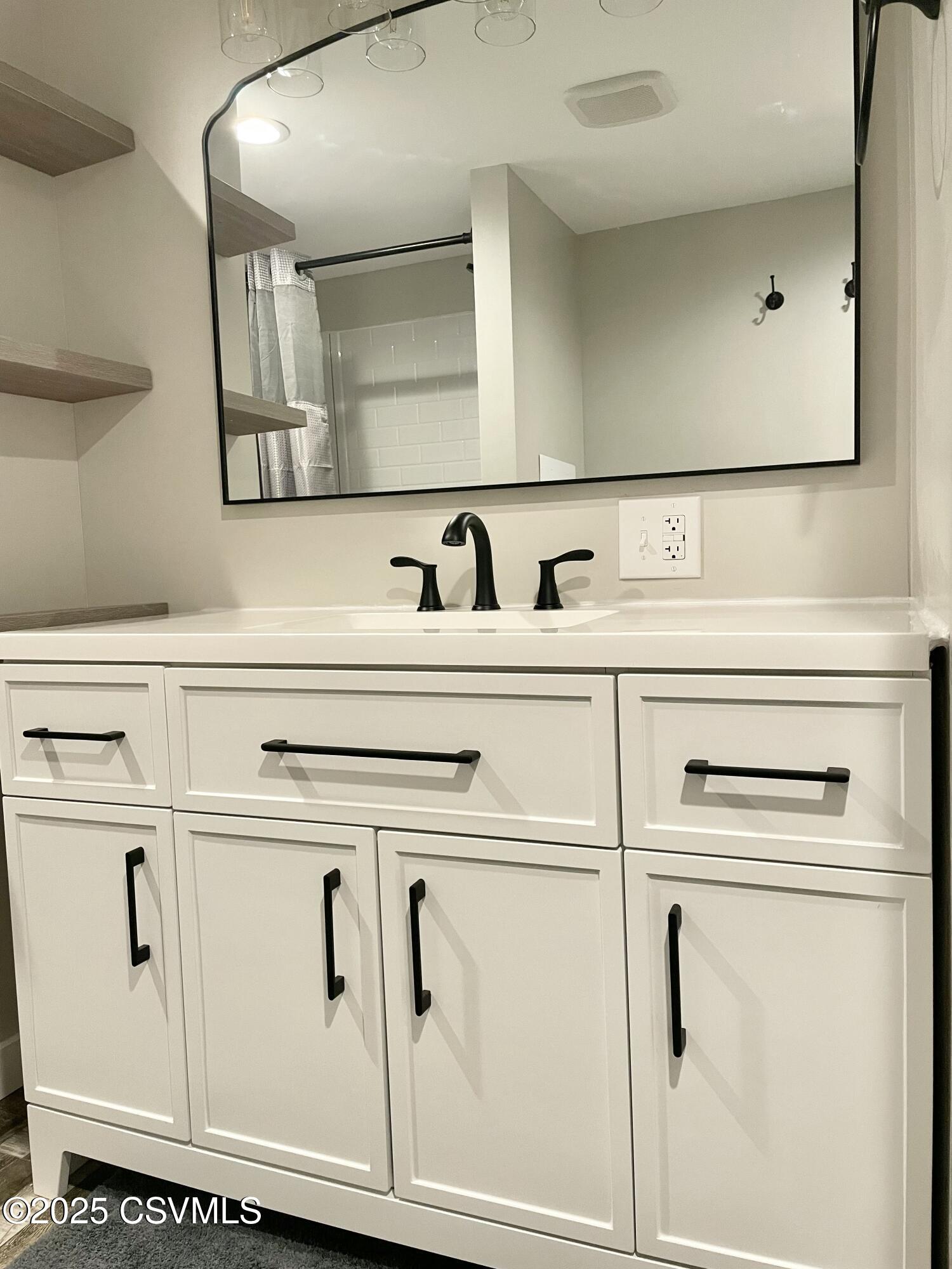 New Columbia, Pennsylvania 17856, United States, 3 Bedrooms Bedrooms, ,2 BathroomsBathrooms,Residential,Active,200938